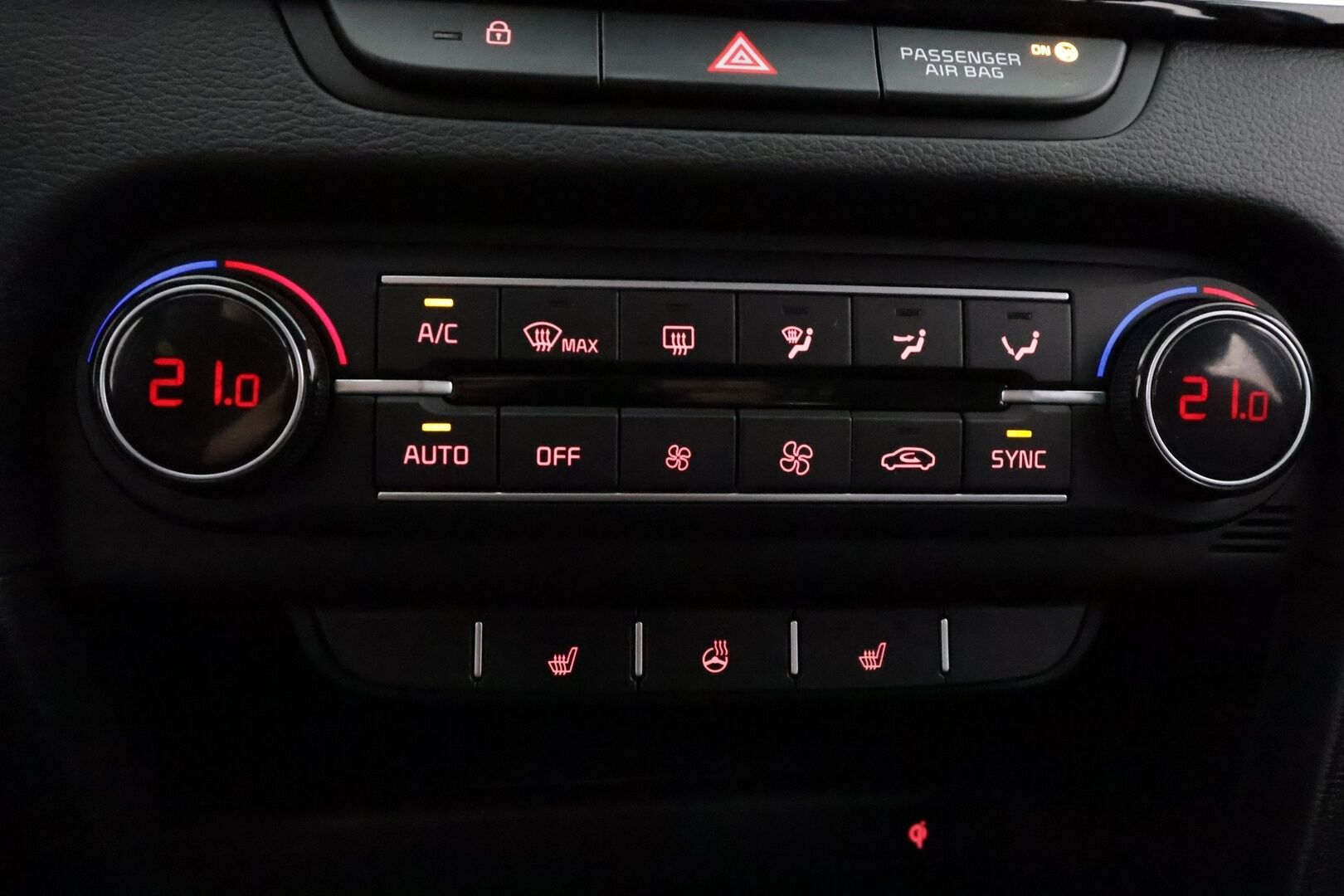 Kia Ceed 2022 1,5 T-GDI 160hv EX SW DCT - | Facelift | Koukku | LED | Puolinahat | P.kamera | Lane Assist | Navi | Lämm. ratti | Lohko+sisälämmitin | Apple & Android | 2x renkaat aluin | 