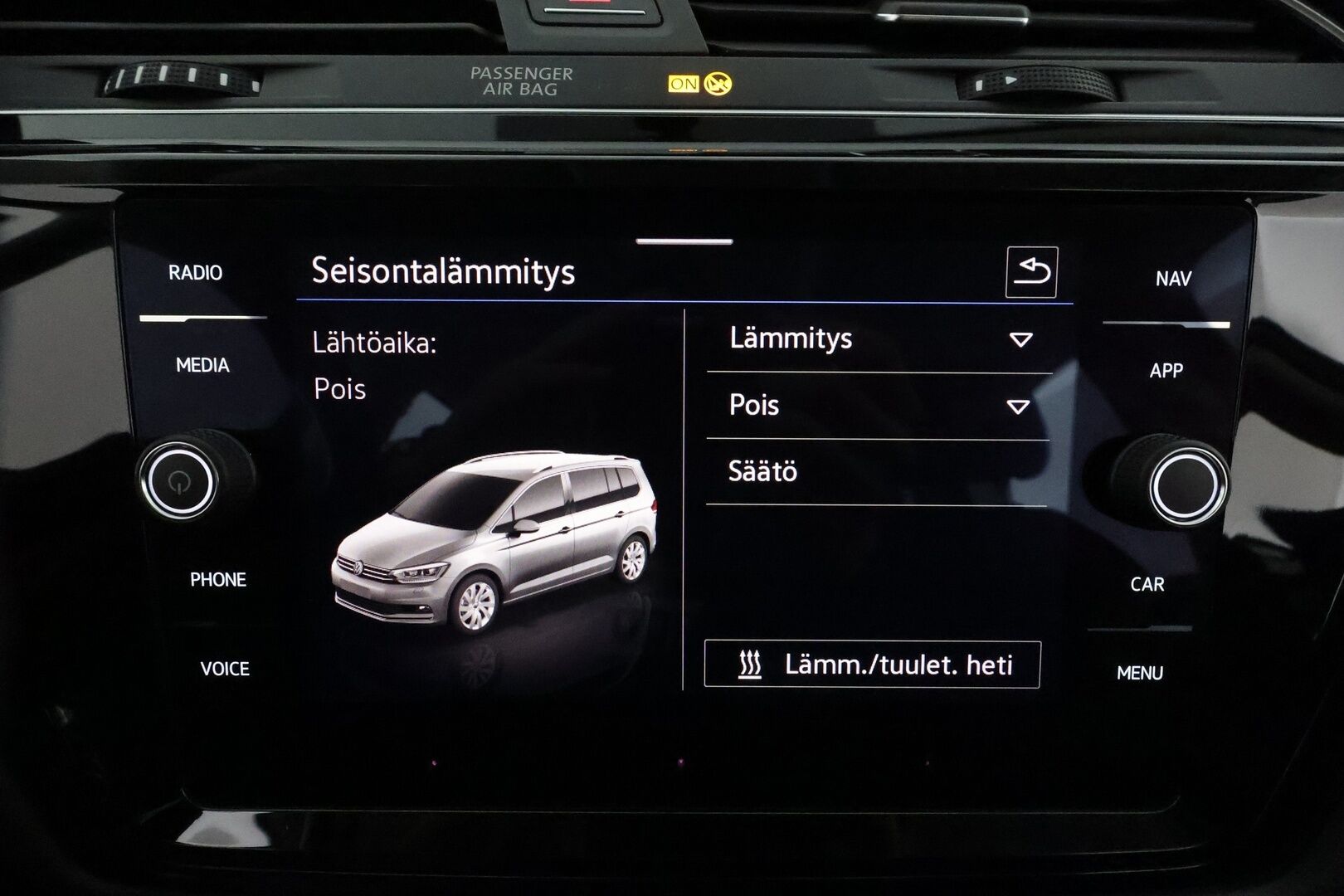 Volkswagen Touran 2021 Highline 2,0 TDI SCR 110 kW DSG 7-Paik **Webasto /  ACC / LED-valot / P.Tutkat / Navi / Digimittaristo / Apple&Android** - Suomi-auto / Kahdet Renkaat