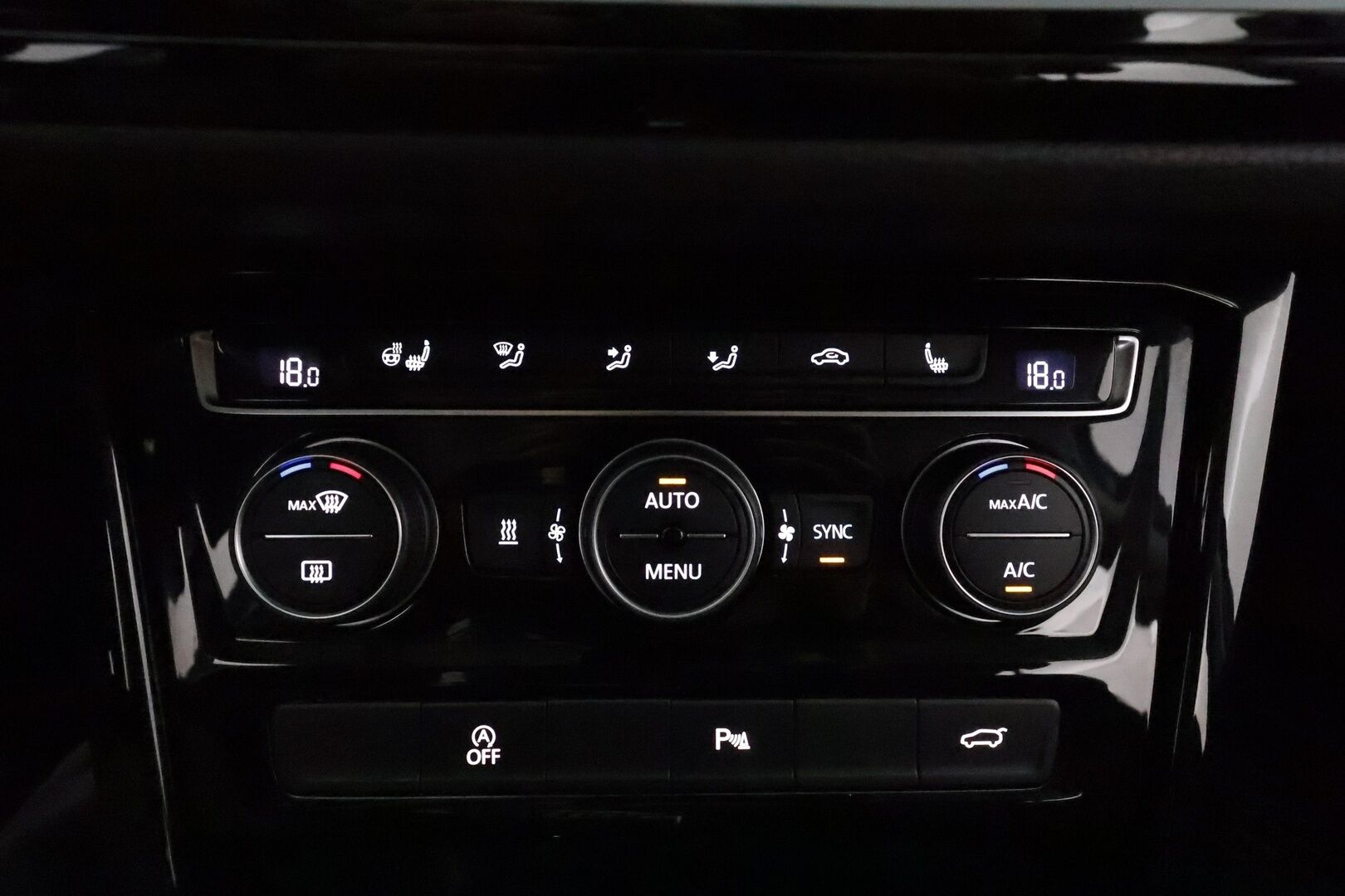 Volkswagen Touran 2021 Highline 2,0 TDI SCR 110 kW DSG 7-Paik *Webasto /  ACC / LED-valot / Tutkat / Navi / Digimittaristo / Apple&Android* - KATSO KAMPANJAHINTA! / Suomi-auto / Kahdet Renkaat / ALV / Viimeisin huolto 7 / 25 - HULLUT JOULUT KORKOTARJOUS 2,49% 