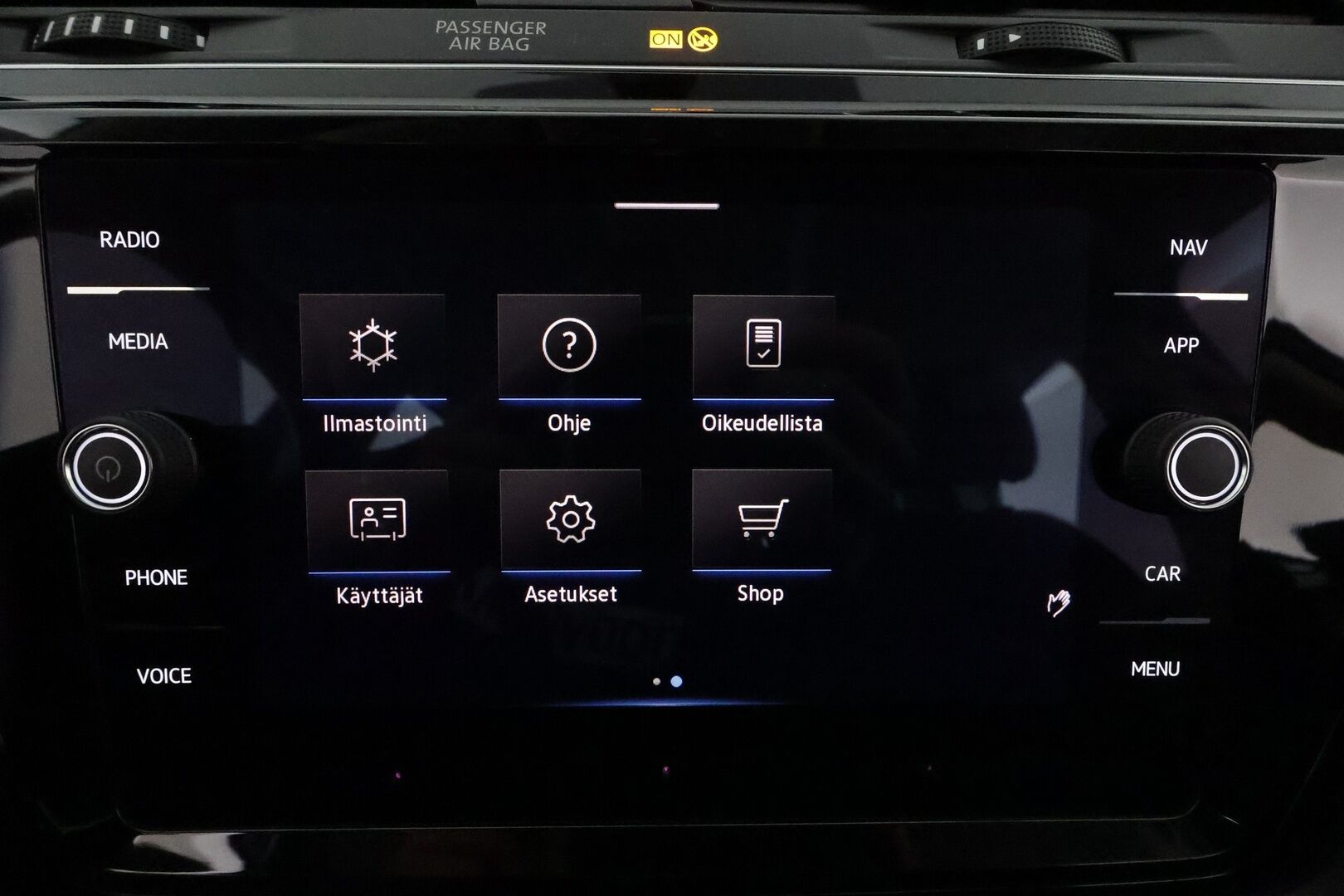 Volkswagen Touran 2021 Highline 2,0 TDI SCR 110 kW DSG 7-Paik *Webasto /  ACC / LED-valot / Tutkat / Navi / Digimittaristo / Apple&Android* - Suomi-auto / Kahdet Renkaat / ALV / Viimeisin huolto 7 / 25