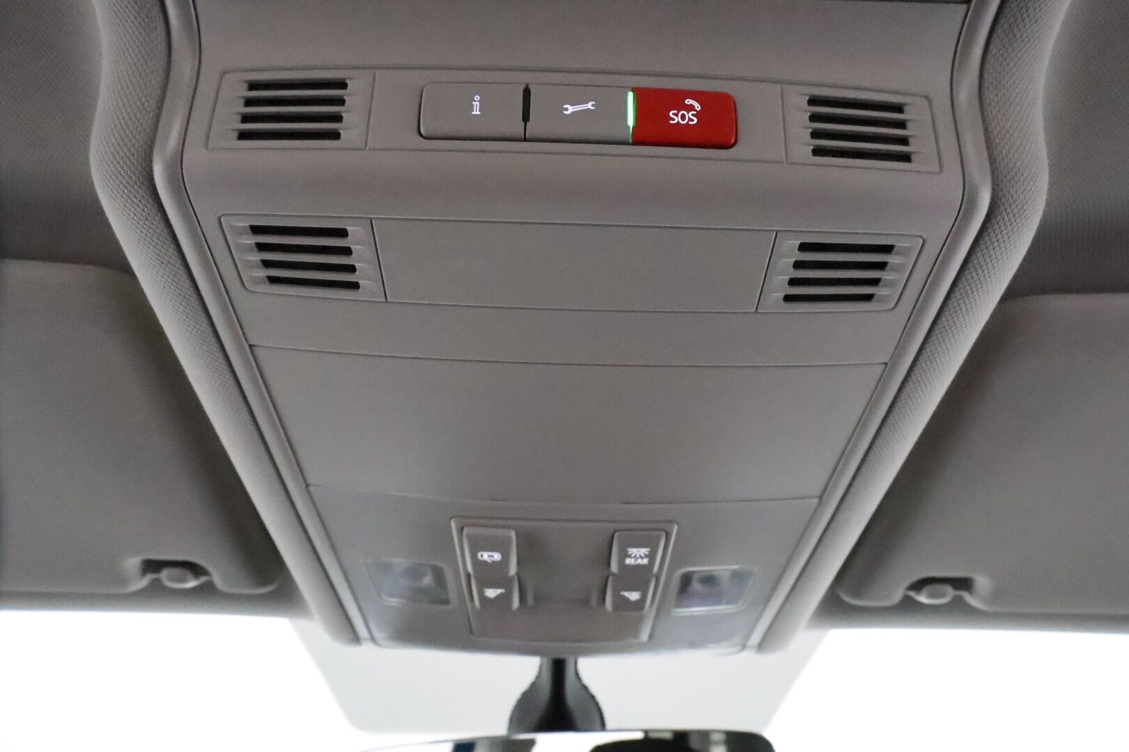 Volkswagen Touran 2021 Highline 2,0 TDI SCR 110 kW DSG 7-Paik *Webasto /  ACC / LED-valot / Tutkat / Navi / Digimittaristo / Apple&Android* - KATSO KAMPANJAHINTA! / Suomi-auto / Kahdet Renkaat / ALV / Viimeisin huolto 7 / 25 - HULLUT JOULUT KORKOTARJOUS 2,49% 