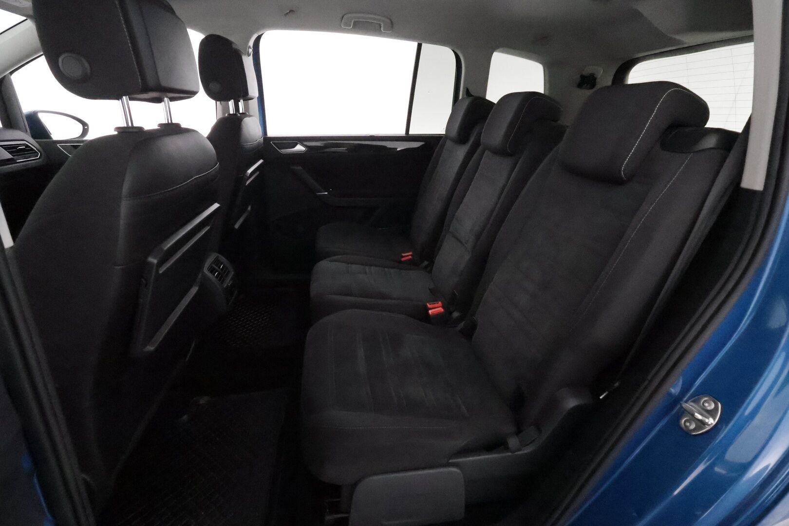 Volkswagen Touran 2021 Highline 2,0 TDI SCR 110 kW DSG 7-Paik **Webasto /  ACC / LED-valot / P.Tutkat / Navi / Digimittaristo / Apple&Android** - Suomi-auto / Kahdet Renkaat