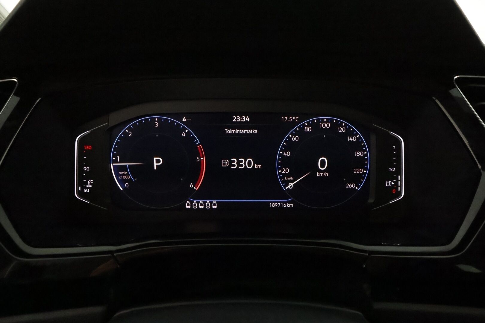 Volkswagen Touran 2021 Highline 2,0 TDI SCR 110 kW DSG 7-Paik **Webasto /  ACC / LED-valot / P.Tutkat / Navi / Digimittaristo / Apple&Android** - Suomi-auto / Kahdet Renkaat
