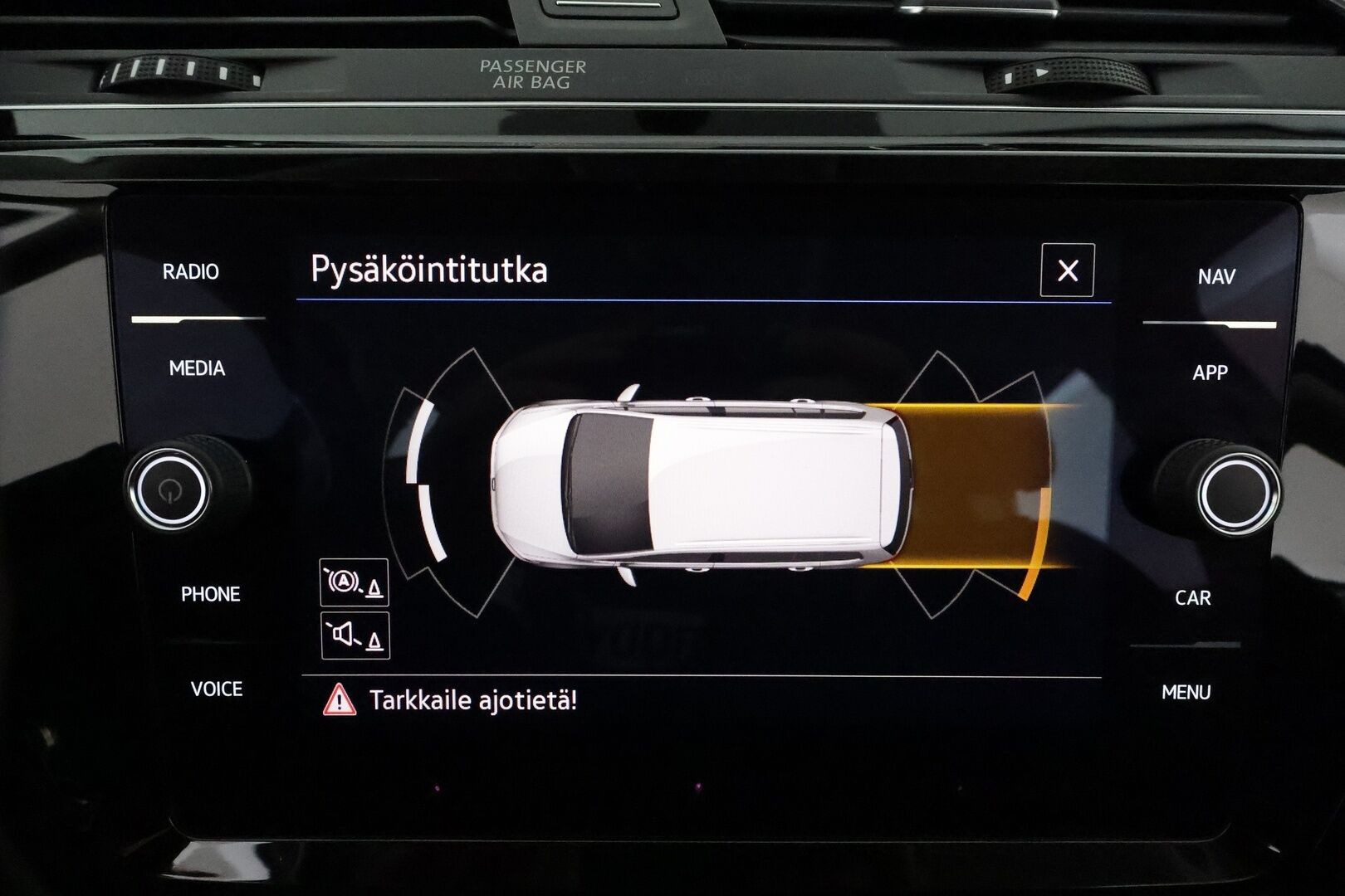 Volkswagen Touran 2021 Highline 2,0 TDI SCR 110 kW DSG 7-Paik *Webasto /  ACC / LED-valot / Tutkat / Navi / Digimittaristo / Apple&Android* - Suomi-auto / Kahdet Renkaat / ALV / Viimeisin huolto 7 / 25