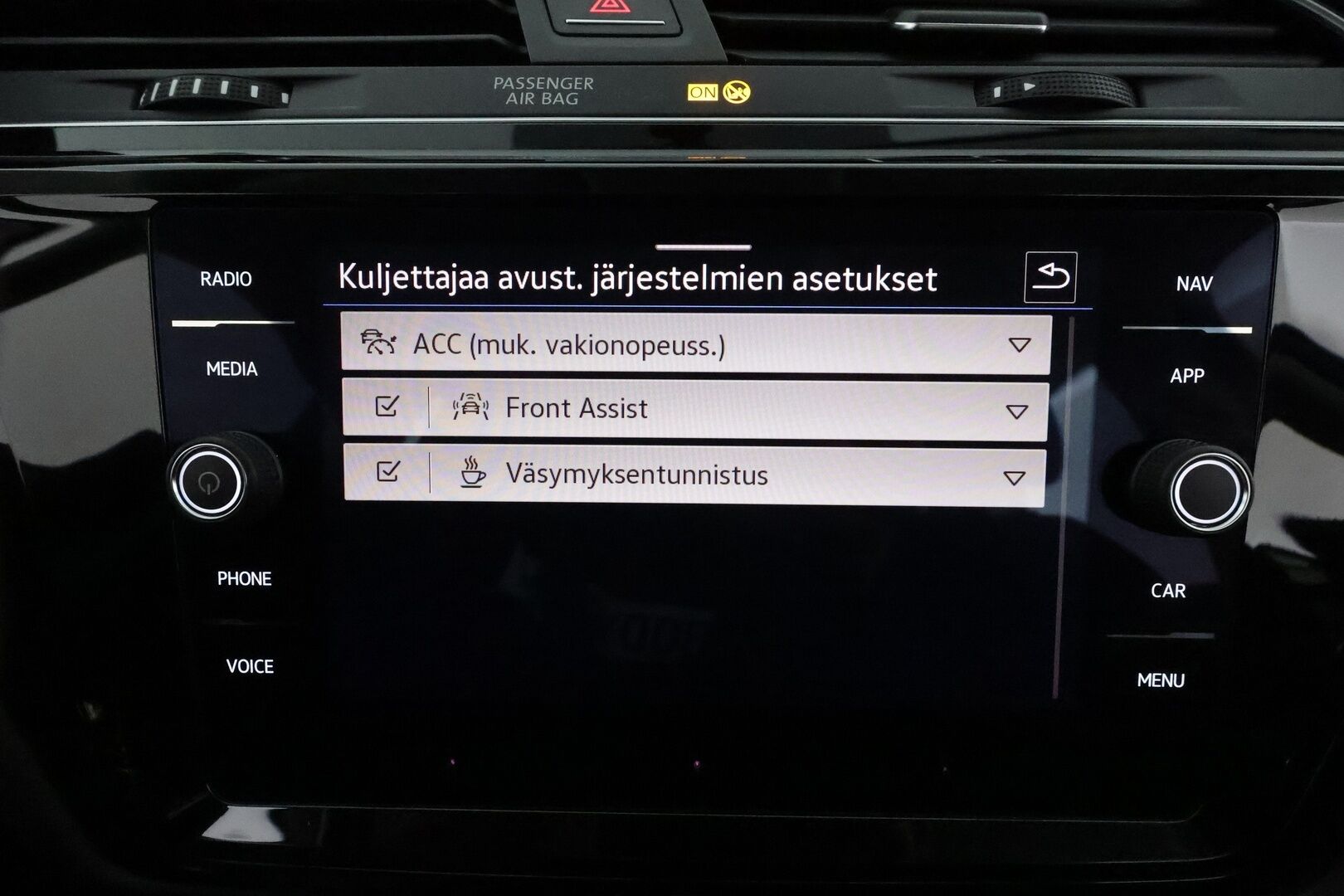 Volkswagen Touran 2021 Highline 2,0 TDI SCR 110 kW DSG 7-Paik **Webasto /  ACC / LED-valot / P.Tutkat / Navi / Digimittaristo / Apple&Android** - Suomi-auto / Kahdet Renkaat