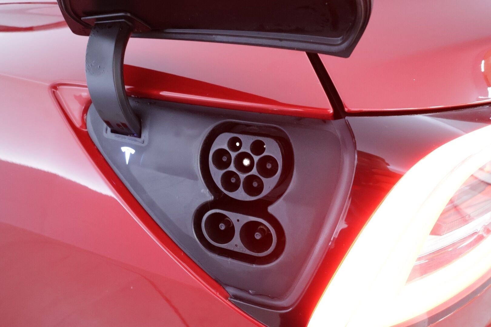 Tesla Model 3 2021 Standard Range Plus * Lasikatto / ILP / ACC / Matrix-LED / Muistipenkki / Navi / Kaistavahti / Keyless * - 1-om Suomi-auto / Akku kuntotarkastettu SoH 93,1% / 2x Latauskaapelit / Kahdet renkaat