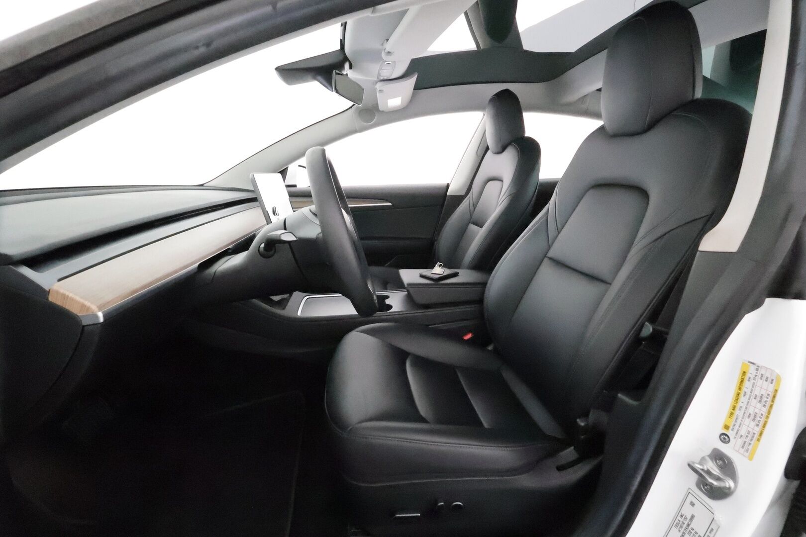 Tesla Model 3 2021 Long Range *Lämpöpumppu / Autopilot / Lasikatto / Premium Audio / Nahkasisusta / P.kamera* - Akku kuntotarkastettu SOH 93,8% / 1-om. Suomi-auto / 2x vanteet