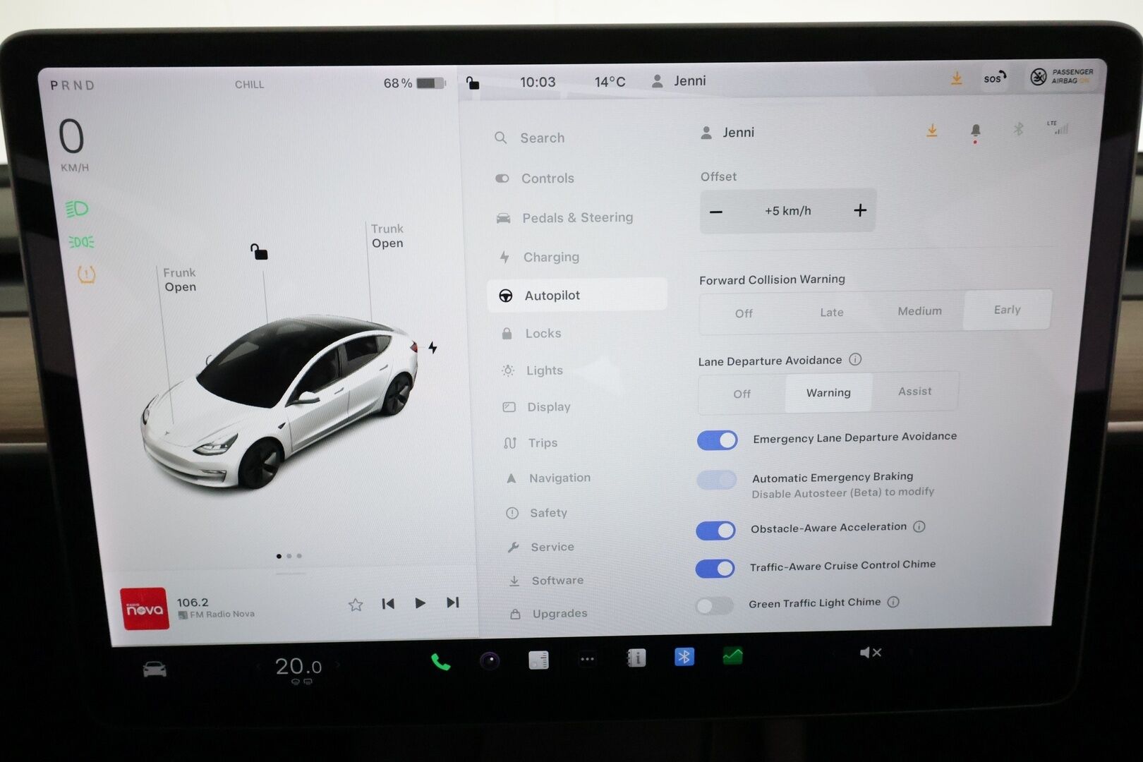 Tesla Model 3 2021 Long Range *Lämpöpumppu / Autopilot / Lasikatto / Premium Audio / Nahkasisusta / P.kamera* - Akku kuntotarkastettu SOH 93,8% / 1-om. Suomi-auto / 2x vanteet