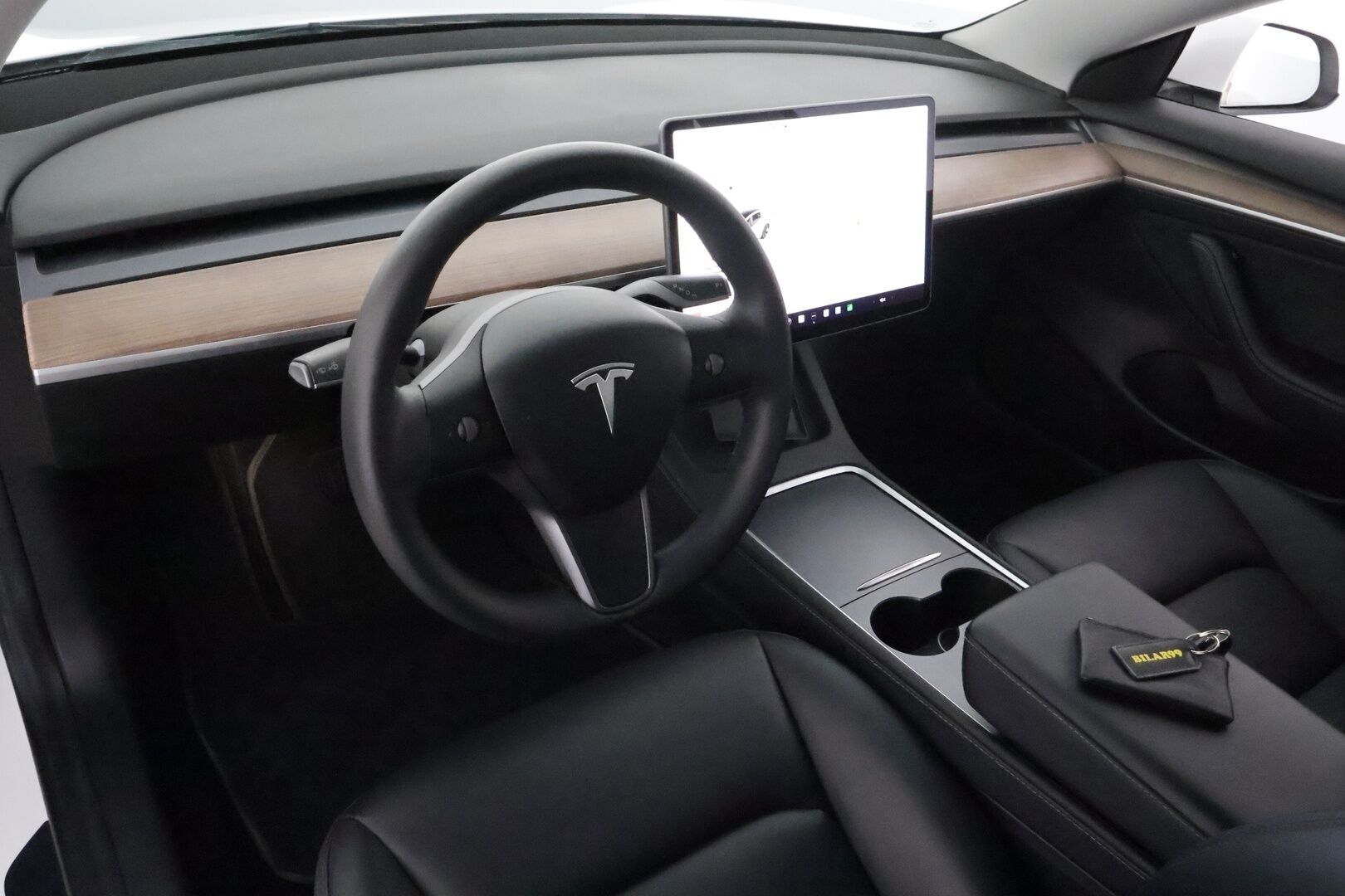 Tesla Model 3 2021 Long Range *Lämpöpumppu / Autopilot / Lasikatto / Premium Audio / Nahkasisusta / P.kamera* - Akku kuntotarkastettu SOH 93,8% / 1-om. Suomi-auto / 2x vanteet