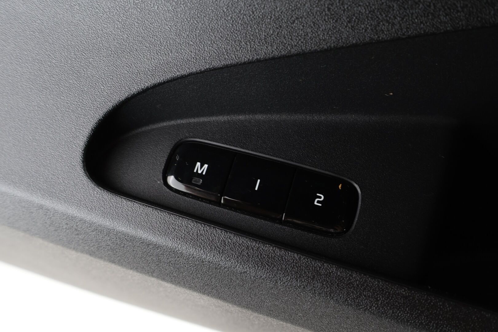 Polestar 2 2021 Launch Edition 300kW * ACC / H&K / Lasikatto / Pixel-LED / 360° / Sportpenkki Muistilla / Navi / Kaistavahti * - Akku kuntotarkastettu SoH 92% / 2x Latauskaapelit / Kahdet renkaat / Merkkihuollettu!