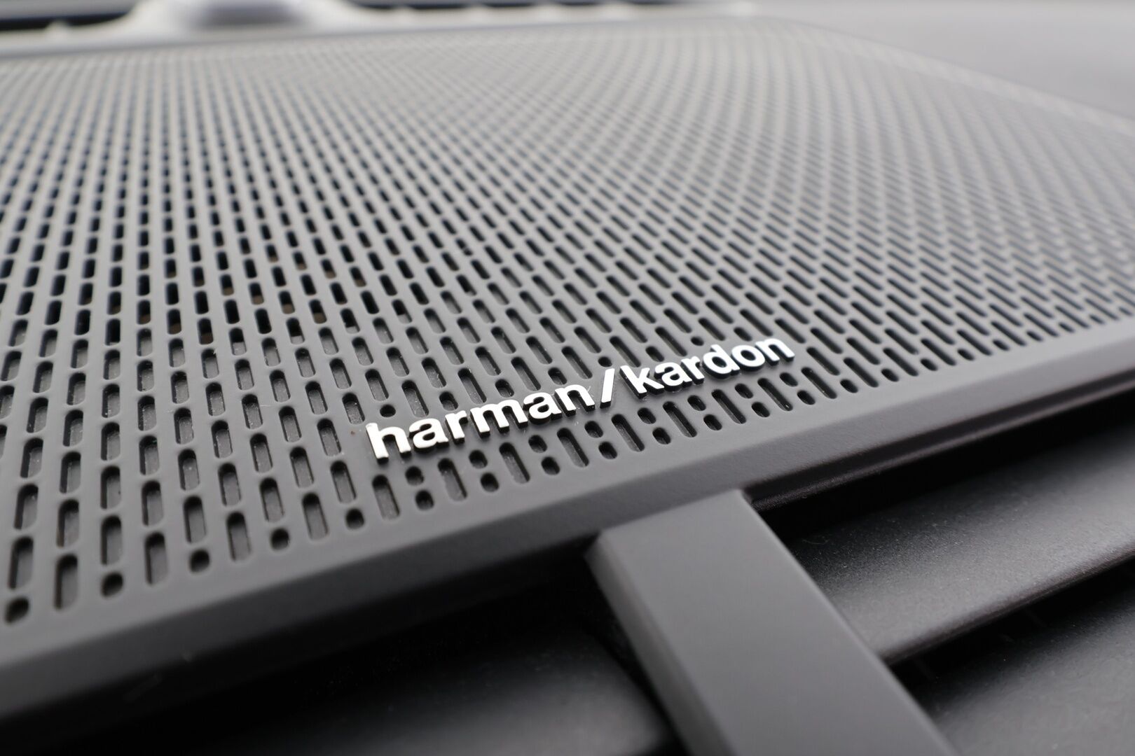 Polestar 2 2021 Launch Edition 300kW * ACC / H&K / Lasikatto / Pixel-LED / 360° / Sportpenkki Muistilla / Navi / Kaistavahti * - Akku kuntotarkastettu SoH 92% / 2x Latauskaapelit / Kahdet renkaat / Merkkihuollettu!