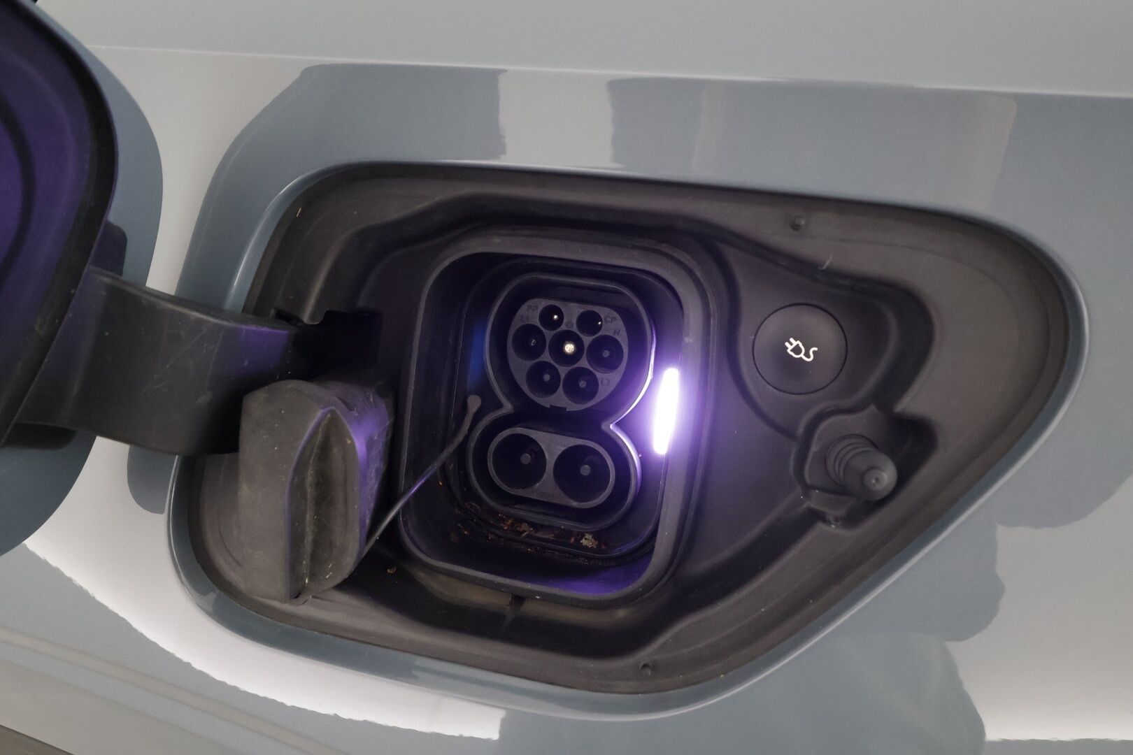 Polestar 2 2021 Launch Edition 300kW * ACC / H&K / Lasikatto / Pixel-LED / 360° / Sportpenkki Muistilla / Navi / Kaistavahti * - Akku kuntotarkastettu SoH 92% / 2x Latauskaapelit / Kahdet renkaat / Merkkihuollettu!