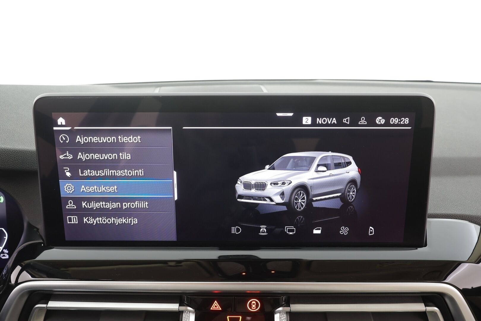 BMW X3 2022 G01 xDrive 30e A Charged Edition - Vakkari | Koukku | Hifi | HUD | Adapt.LED | Sporttinahat | P.Kamera | Navi | Comfort Access | Ratinlämmitin | Suomi-auto | Kahdet renkaat aluvanteilla