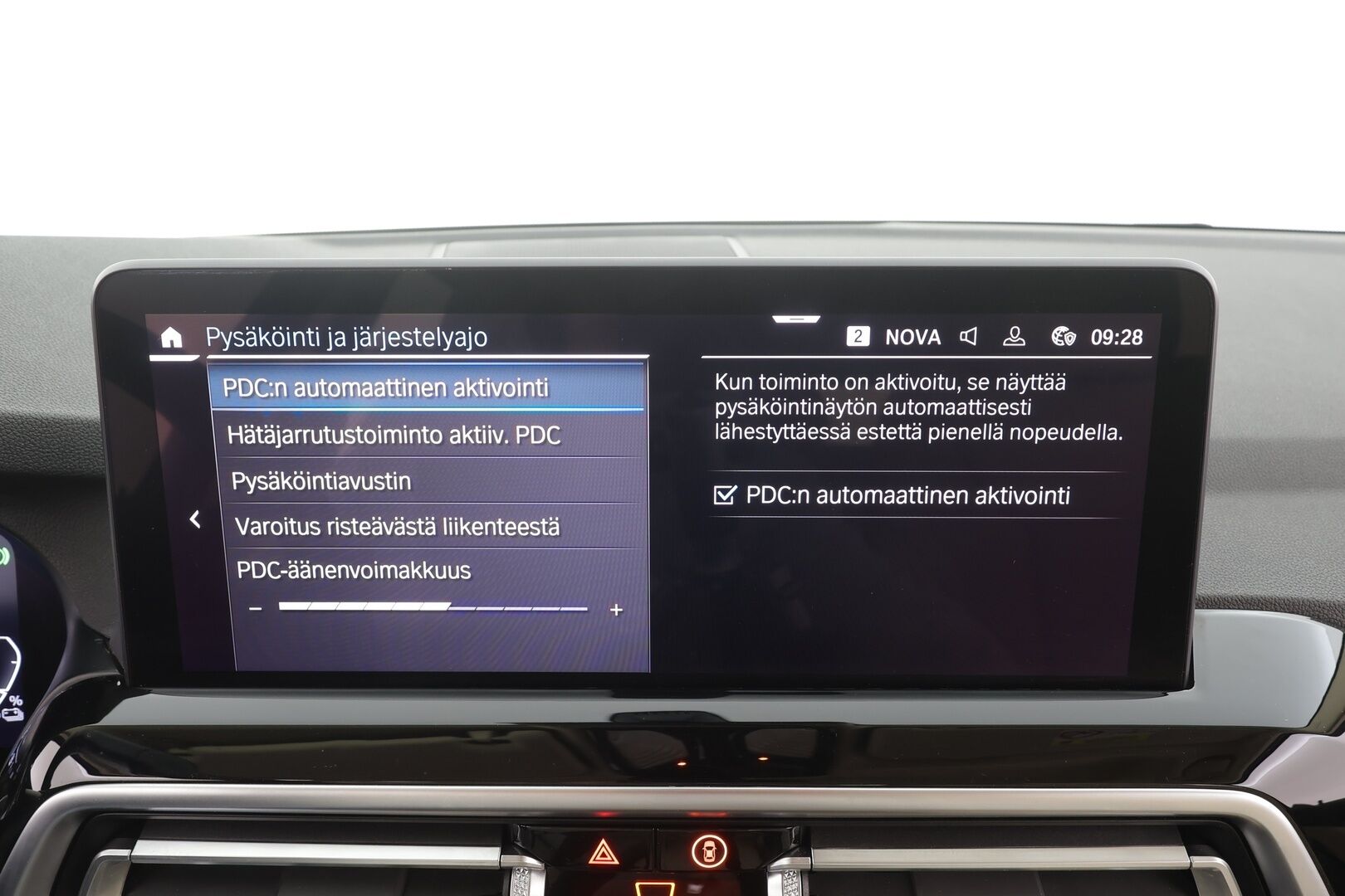 BMW X3 2022 G01 xDrive 30e A Charged Edition - Vakkari | Koukku | Hifi | HUD | Adapt.LED | Sporttinahat | P.Kamera | Navi | Comfort Access | Ratinlämmitin | Suomi-auto | Kahdet renkaat aluvanteilla