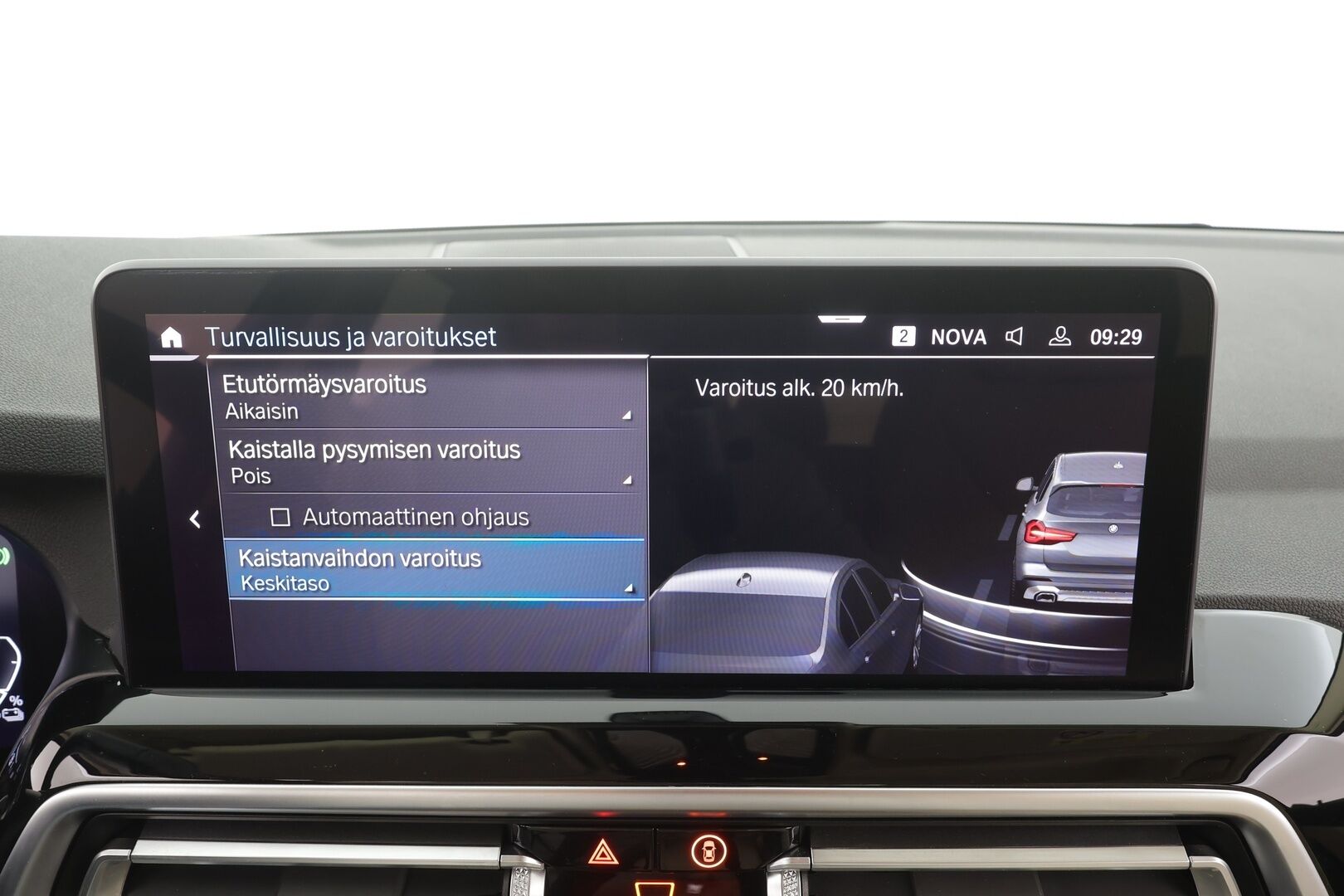 BMW X3 2022 G01 xDrive 30e A Charged Edition - Vakkari | Koukku | Hifi | HUD | Adapt.LED | Sporttinahat | P.Kamera | Navi | Comfort Access | Ratinlämmitin | Suomi-auto | Kahdet renkaat aluvanteilla