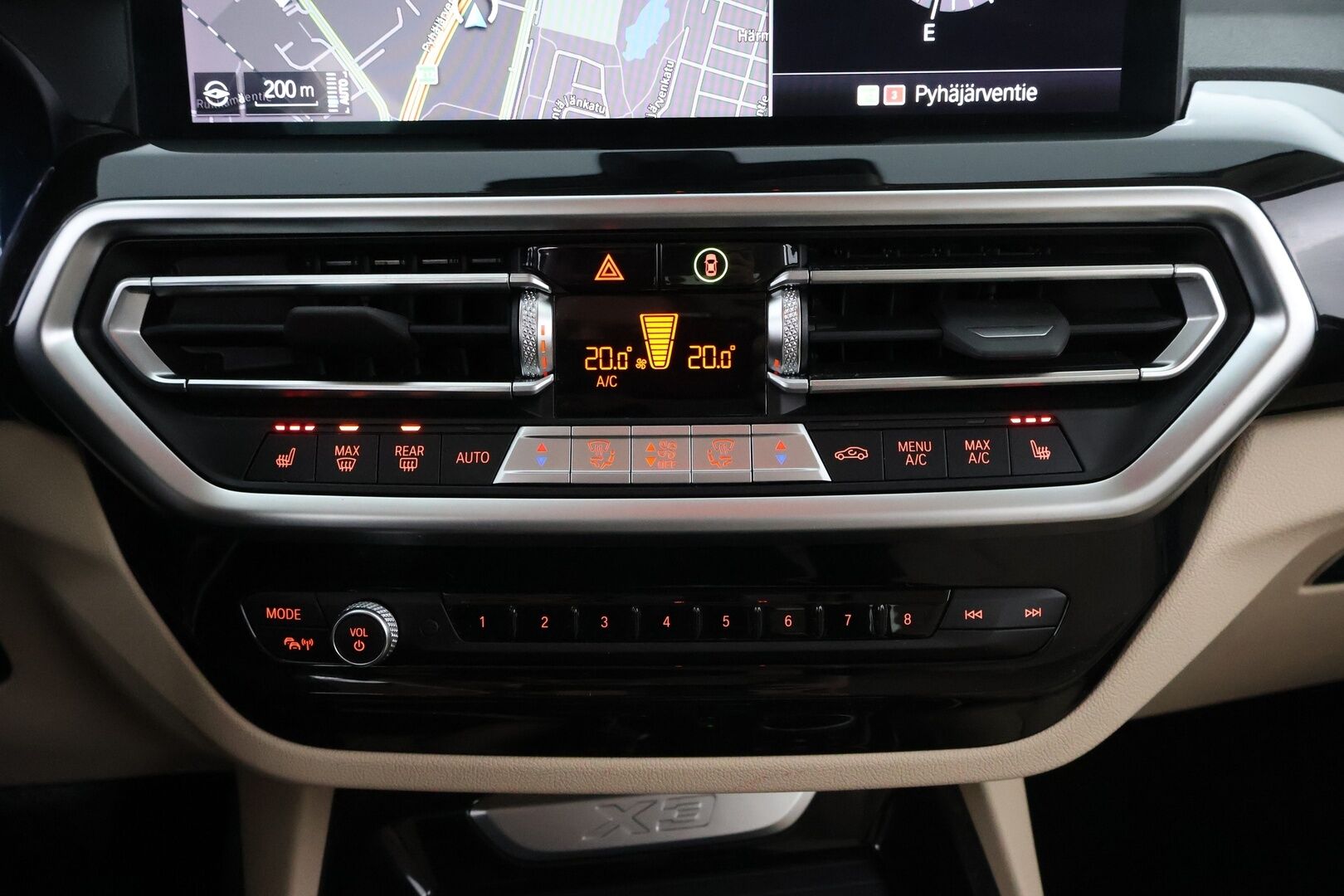 BMW X3 2022 G01 xDrive 30e A Charged Edition Facelift LCI - 3,99 % KORKOTARJOUS TÄHÄN AUTOON - 1Om Suomiauto / Vaalea Nahkasisusta / HiFi / HUD / Peruutuskamera / Professional Navi / Gesture Control / Adapt.LED / Hyvät varusteet!