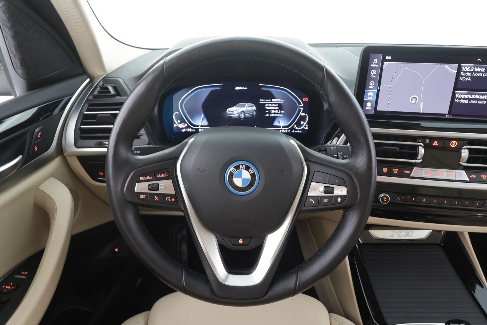 BMW X3 2022 G01 xDrive 30e A Charged Edition - Vakkari | Koukku | Hifi | HUD | Adapt.LED | Sporttinahat | P.Kamera | Navi | Comfort Access | Ratinlämmitin | Suomi-auto | Kahdet renkaat aluvanteilla