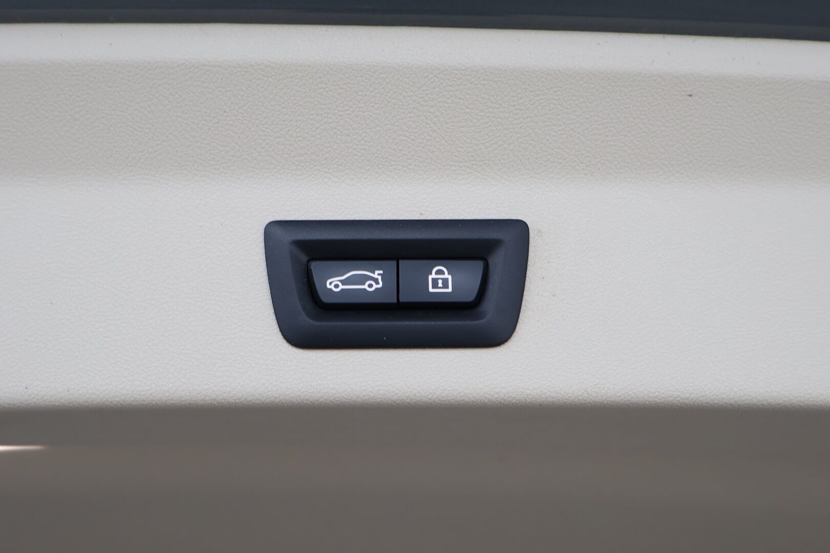 BMW X3 2022 G01 xDrive 30e A Charged Edition Facelift LCI - 3,99 % KORKOTARJOUS TÄHÄN AUTOON - 1Om Suomiauto / Vaalea Nahkasisusta / HiFi / HUD / Peruutuskamera / Professional Navi / Gesture Control / Adapt.LED / Hyvät varusteet!