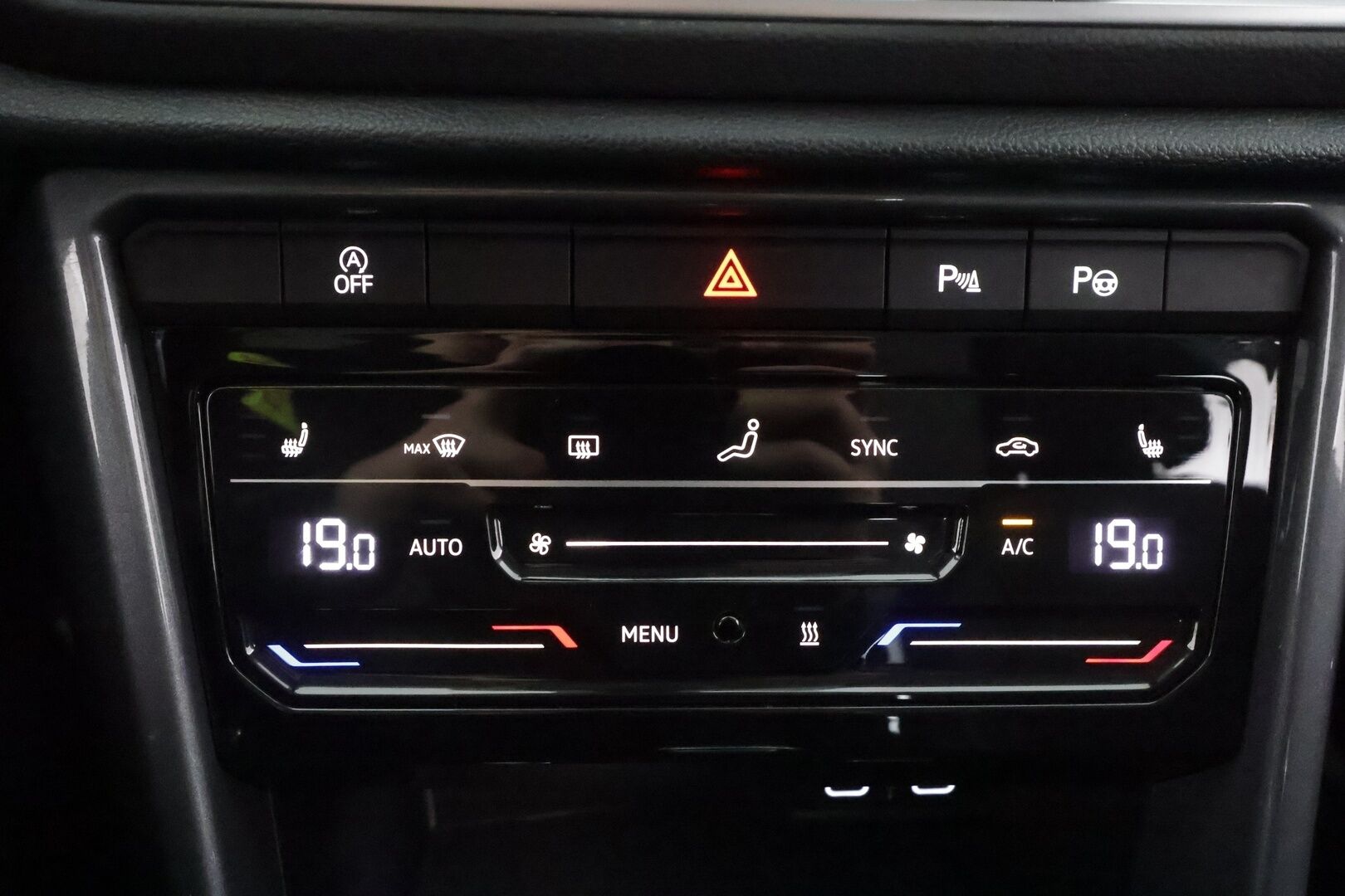 Volkswagen T-Roc 2022 Style Business 1,5 TSI EVO 110 kW DSG - | ACC | Webasto | LED | P.Kamera | Hierova ergoactive Istuin | Ratinlämmitys | Digimittaristo | Apple&Android |1.Om Suomi-auto | Merkkihuollettu | Kahdet Renkaat |