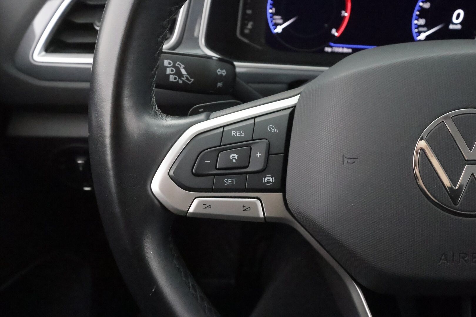 Volkswagen T-Roc 2022 Style Business 1,5 TSI EVO 110 kW DSG - | ACC | Webasto | LED | P.Kamera | Hierova ergoactive Istuin | Ratinlämmitys | Digimittaristo | Apple&Android |1.Om Suomi-auto | Merkkihuollettu | Kahdet Renkaat |