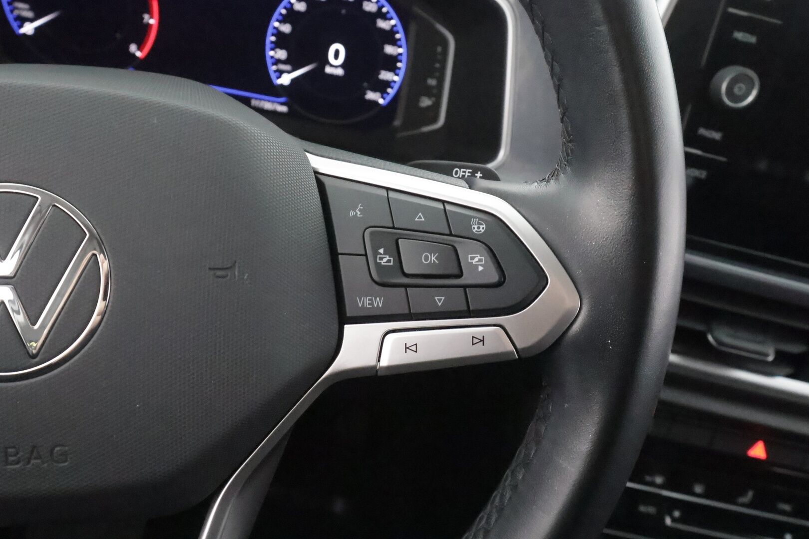 Volkswagen T-Roc 2022 Style Business 1,5 TSI EVO 110 kW DSG - | ACC | Webasto | LED | P.Kamera | Hierova ergoactive Istuin | Ratinlämmitys | Digimittaristo | Apple&Android |1.Om Suomi-auto | Merkkihuollettu | Kahdet Renkaat |