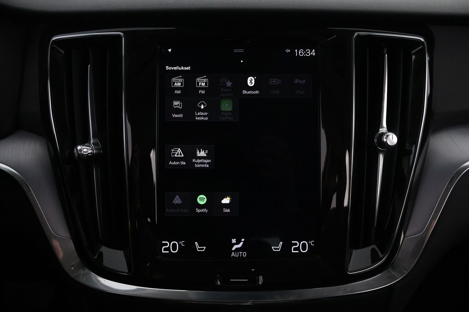 Volvo V60 2019 D4 AWD Momentum aut - Webasto / Adapt.Vakkari / Vetokoukku / Peruutuskamera / Full LED / Puolinahkasisusta / Ratinlämmitys / Juuri tullut Tampereelle!
