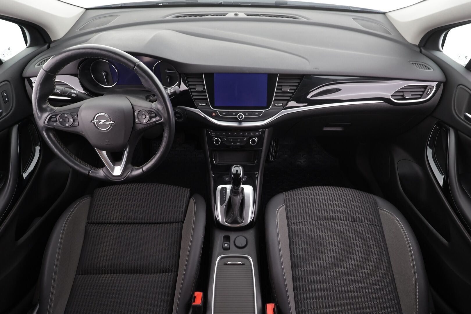 Opel Astra 2022 Sports Tourer Classic Innovation 145 Turbo A * Keyless / LUX LED / P.Kamera / Sisätilanlämmitin / Koukku / Kaistavahti * - Suomi-auto / Kahdet renkaat