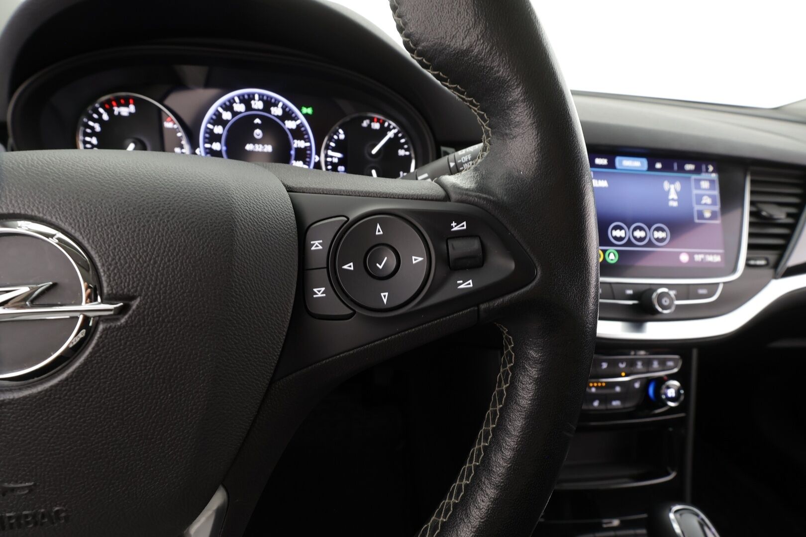 Opel Astra 2022 Sports Tourer Classic Innovation 145 Turbo A * Keyless / LUX LED / P.Kamera / Sisätilanlämmitin / Koukku / Kaistavahti * - Suomi-auto / Kahdet renkaat