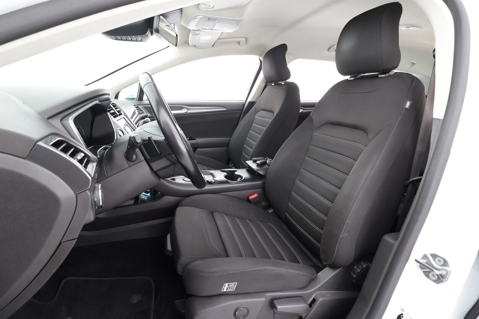 Ford Mondeo 2022 2,0 TDCi EcoBlue 190hv A8 AWD EDITION Wagon * Webasto / Koukku / ACC / Dynamic-LED / P.kamera / Navi / Kaistavahti * - 1-om Suom-auto / Kahdet Renkaat