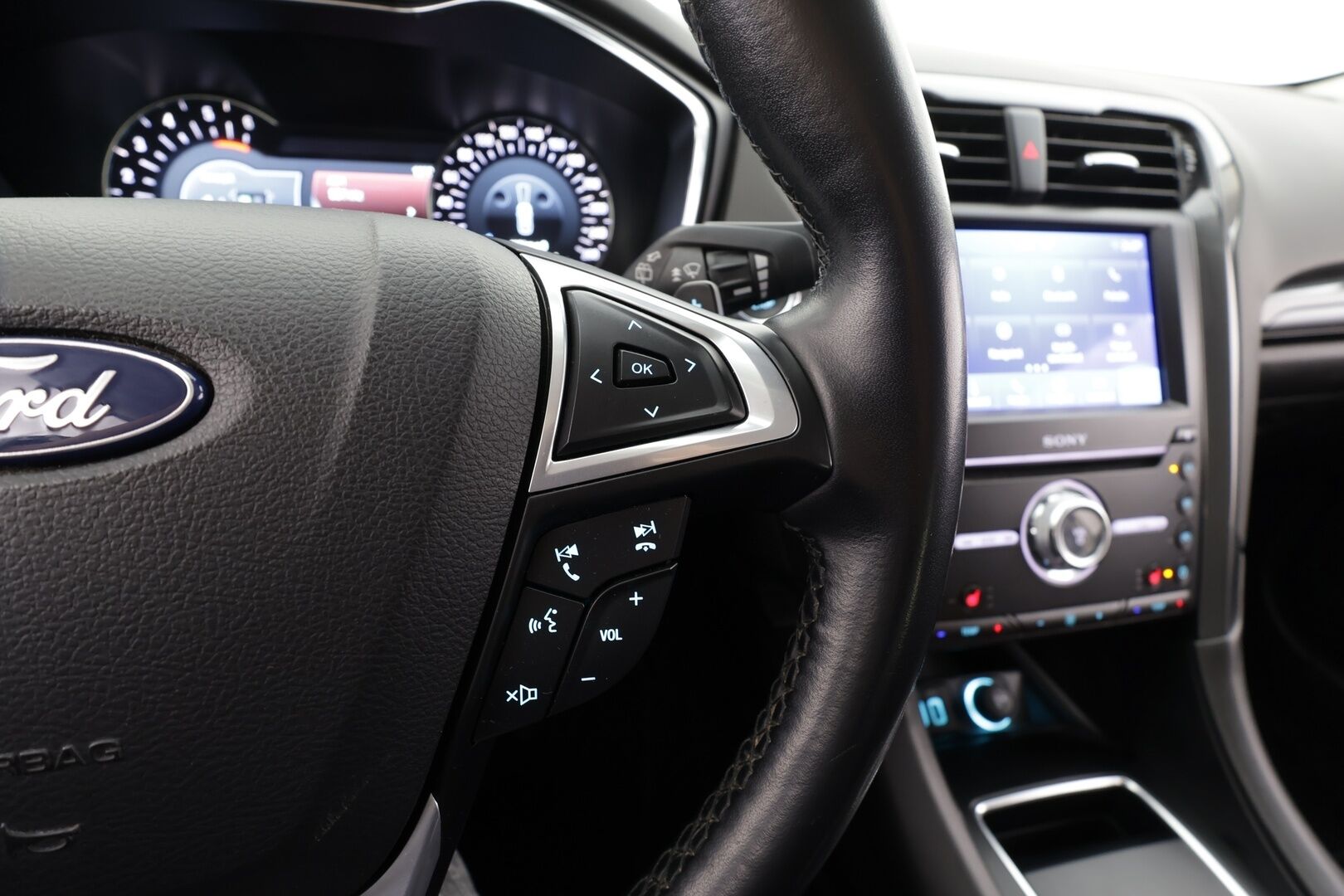 Ford Mondeo 2022 2,0 TDCi EcoBlue 190hv A8 AWD EDITION Wagon * Webasto / Koukku / ACC / Dynamic-LED / P.kamera / Navi / Kaistavahti * - 1-om Suom-auto / Kahdet Renkaat