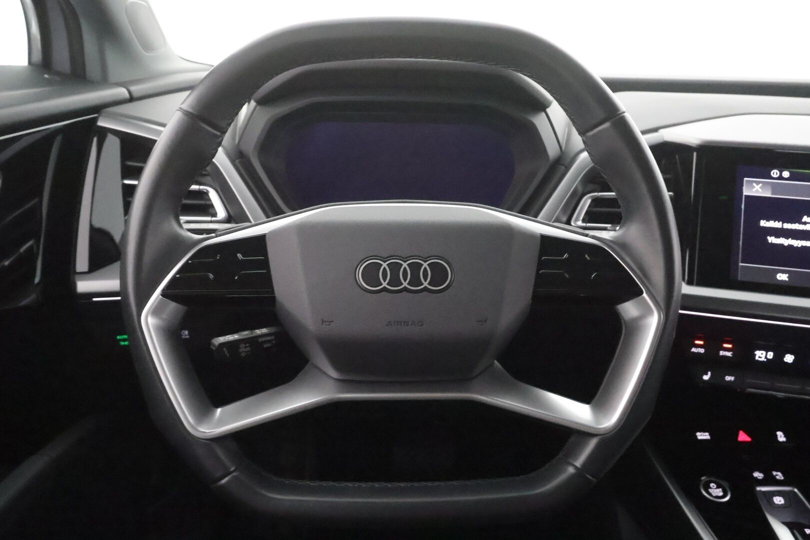 Audi Q4 e-tron 2022 50 e-tron quattro - | ACC | ILP | Matrix-LED | P.Kamera | Sporttipenkit | Apple&Android | 1.Om Suomi-Auto | Kahdet Renkaat | Koti&Kauppalaturi |