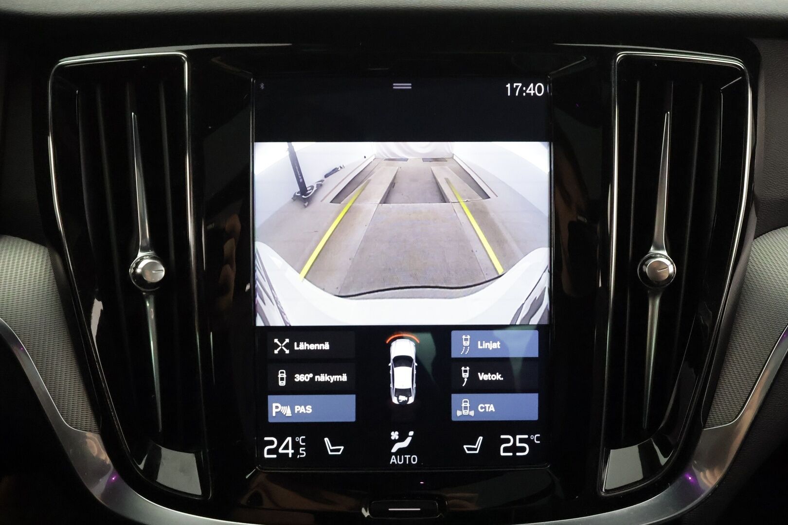 Volvo S60 2020 T8 TwE AWD Business R-Design aut * Webasto / Koukku / H&K / Panorama / ACC / Full-LED / 360° / Sportpenkki Muistilla * - Kahdet renkaat - HULLU BLACKWEEK KORKOTARJOUS 2,49%