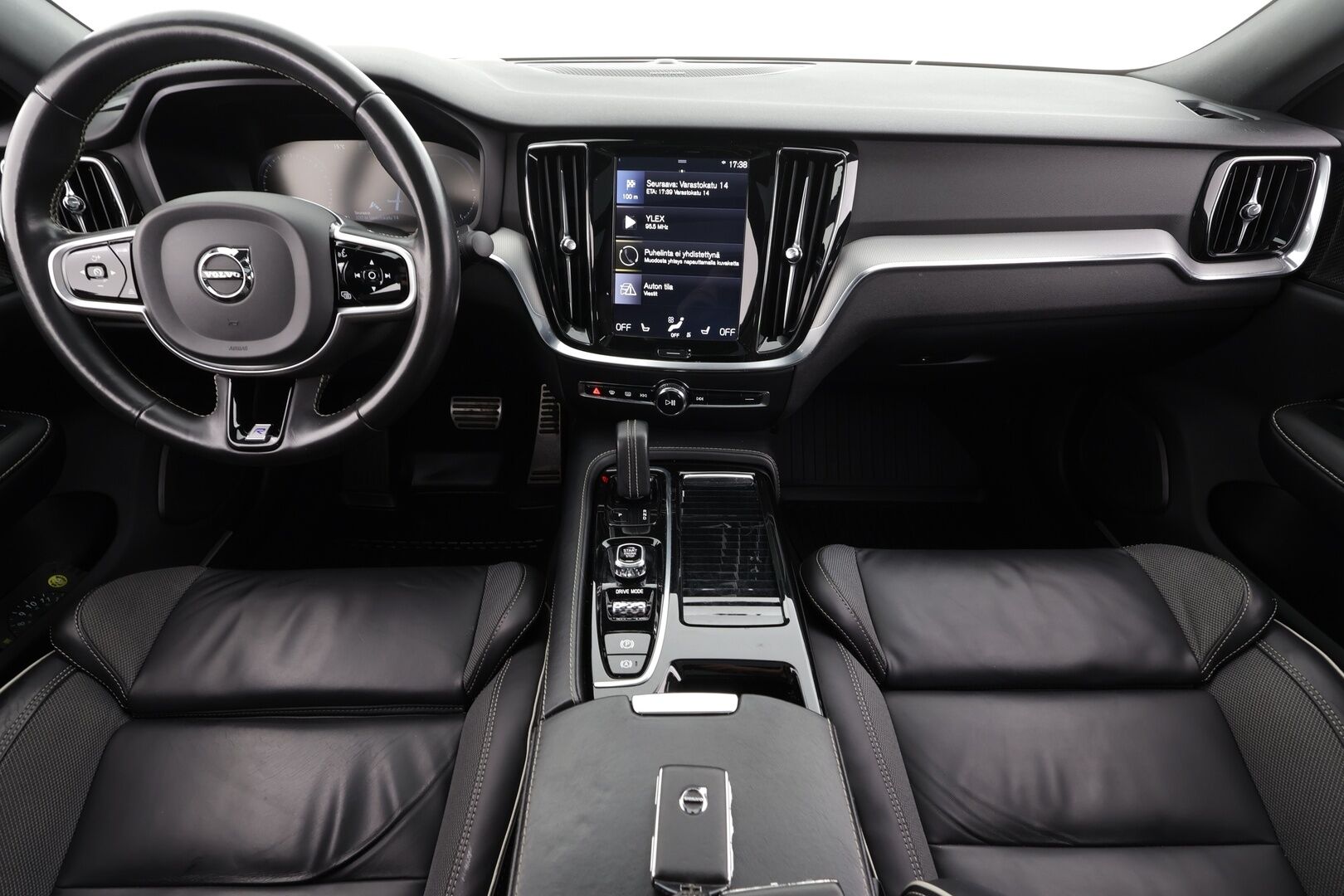 Volvo S60 2020 T8 TwE AWD Business R-Design aut * Webasto / Koukku / H&K / Panorama / ACC / Full-LED / 360° / Sportpenkki Muistilla * - Kahdet renkaat - HULLU BLACKWEEK KORKOTARJOUS 2,49%