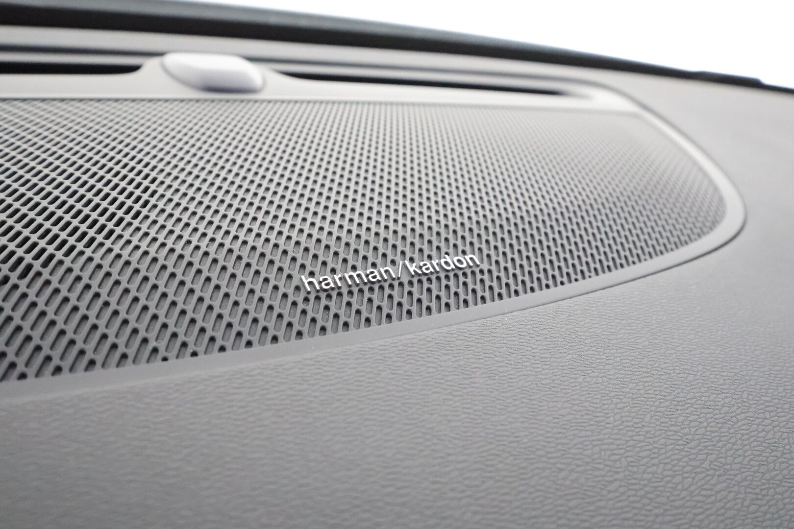 Volvo S60 2020 T8 TwE AWD Business R-Design aut * Webasto / Koukku / H&K / Panorama / ACC / Full-LED / 360° / Sportpenkki Muistilla * - Kahdet renkaat - HULLU BLACKWEEK KORKOTARJOUS 2,49%