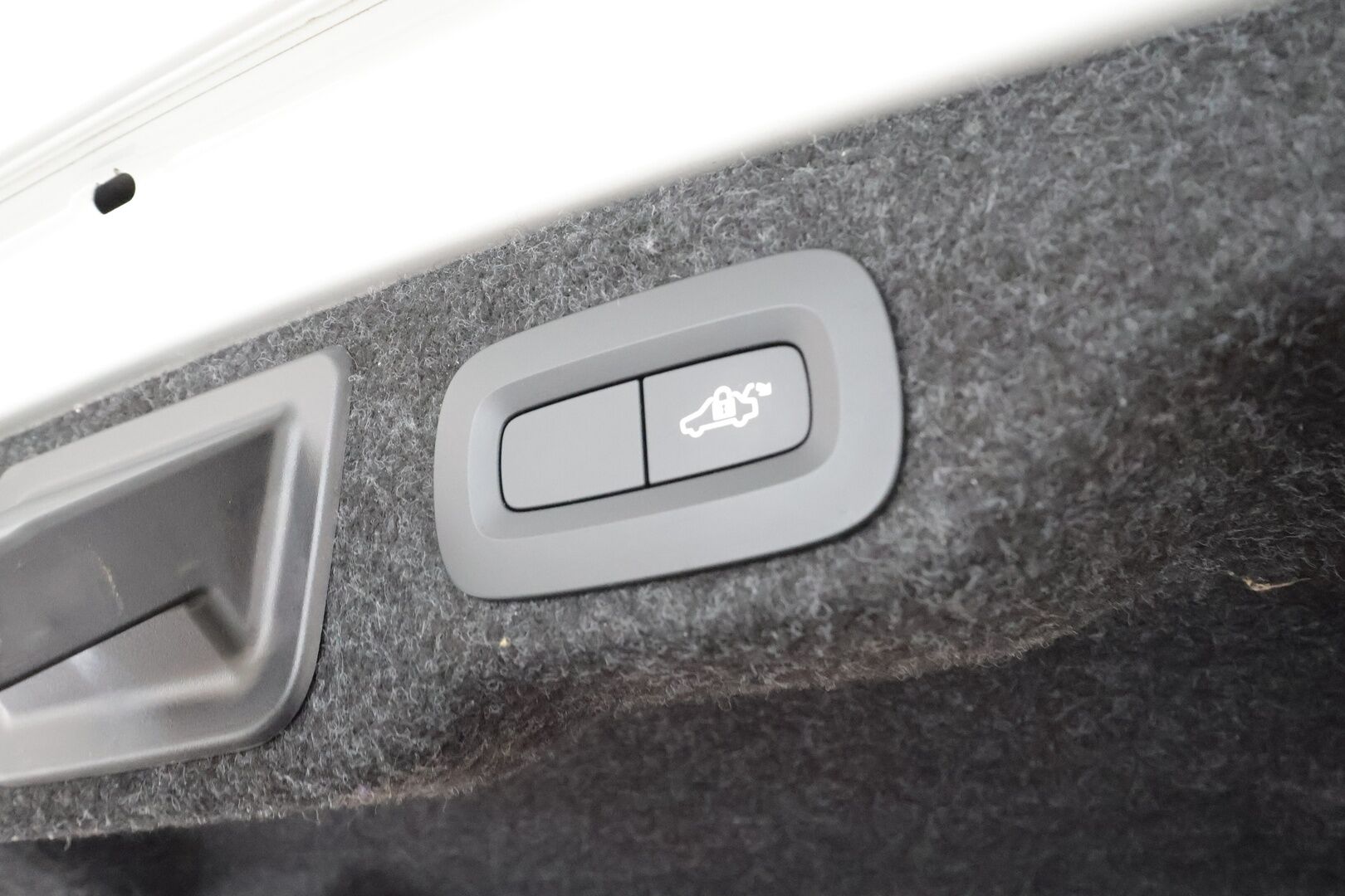 Volvo S60 2020 T8 TwE AWD Business R-Design aut * Webasto / Koukku / H&K / Panorama / ACC / Full-LED / 360° / Sportpenkki Muistilla * - Kahdet renkaat - HULLU BLACKWEEK KORKOTARJOUS 2,49%