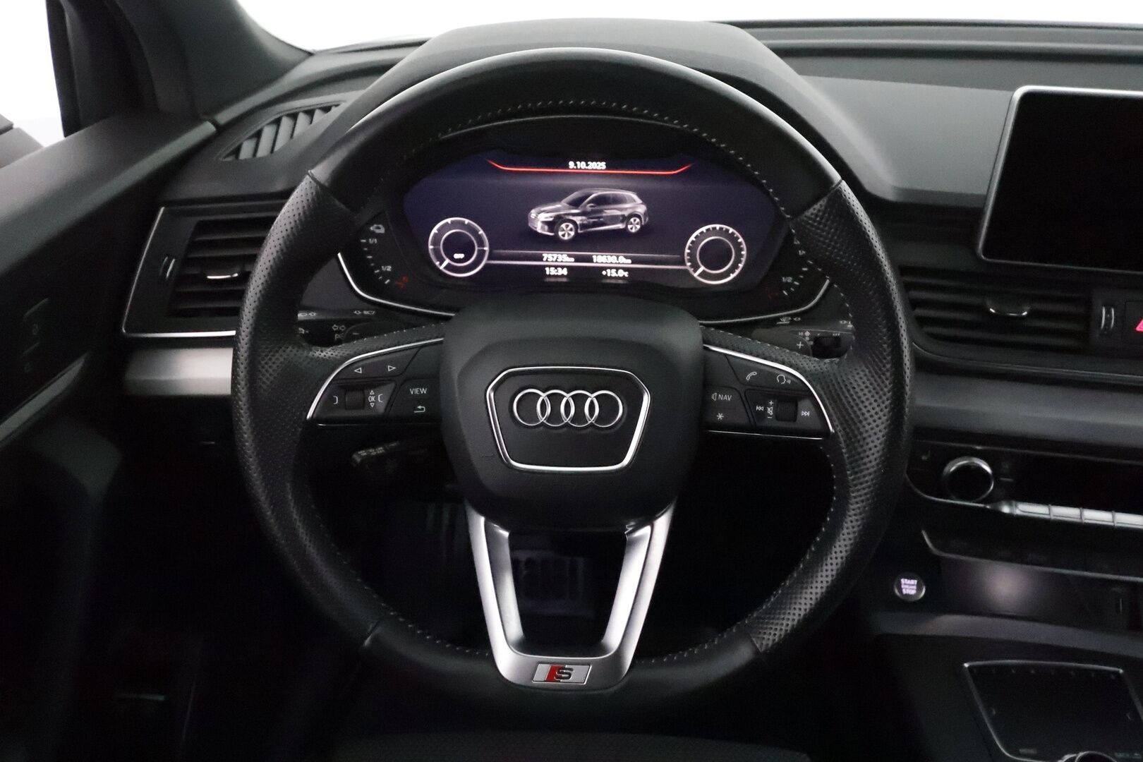 Audi Q5 2020 55 TFSI e quattro S tronic S-line *ACC / Matrix LED / P.kamera / Navi / Digimittaristo / Sporttipenkit / KeylessGo* - Kahdet renkaat aluvanteilla / Hyvät varusteet!