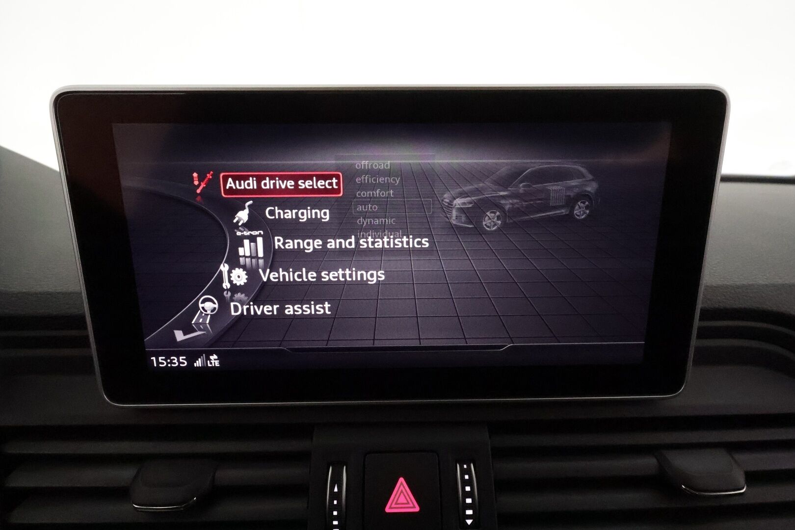 Audi Q5 2020 55 TFSI e quattro S tronic S-line *ACC / Matrix LED / P.kamera / Navi / Digimittaristo / Sporttipenkit / KeylessGo* - Kahdet renkaat aluvanteilla / Hyvät varusteet!