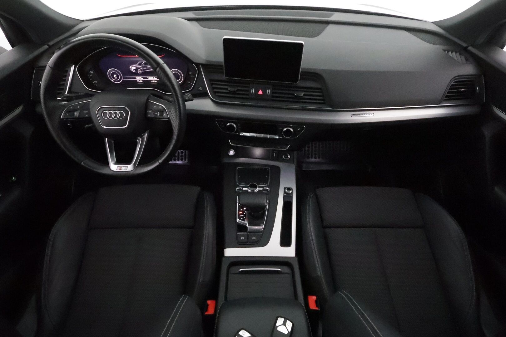 Audi Q5 2020 55 TFSI e quattro S tronic S-line *ACC / Matrix LED / P.kamera / Navi / Digimittaristo / Sporttipenkit / KeylessGo* - Kahdet renkaat aluvanteilla / Hyvät varusteet!