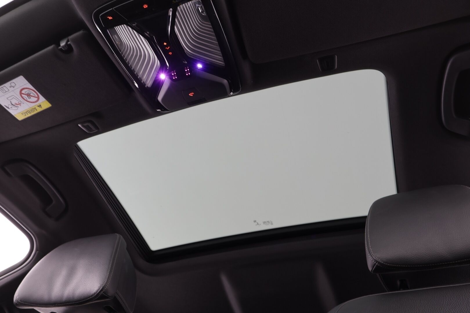 BMW 530 2017 G30 Sedan 530e A iPerformance M-Sport * HUD / Lasikattoluukku / Adapt.LED / ACC / H&K / 360° / Sportnahat Muistilla * - Kahdet renkaat / Merkkihuollettu! / *SUPER KAMOILLA*