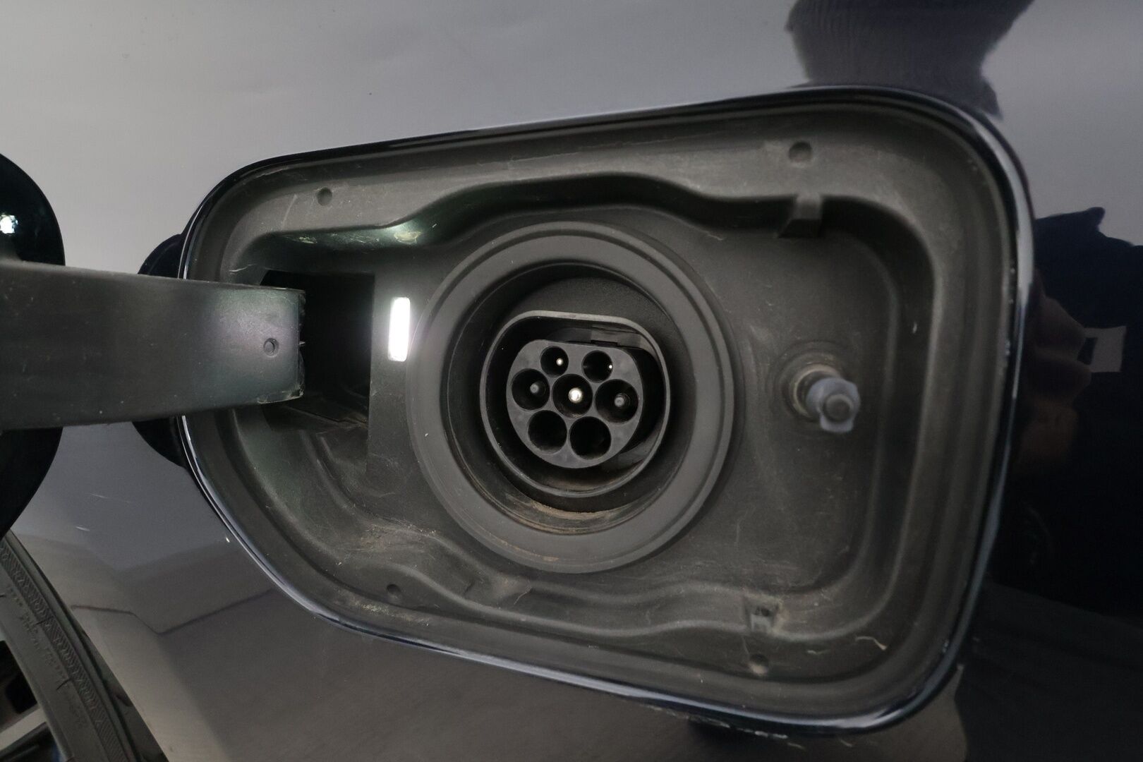 BMW 530 2017 G30 Sedan 530e A iPerformance M-Sport * HUD / Lasikattoluukku / Adapt.LED / ACC / H&K / 360° / Sportnahat Muistilla * - Kahdet renkaat / Merkkihuollettu! / *SUPER KAMOILLA*