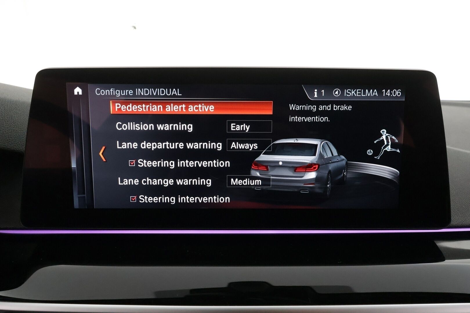 BMW 530 2017 G30 Sedan 530e A iPerformance M-Sport * HUD / Lasikattoluukku / Adapt.LED / ACC / H&K / 360° / Sportnahat Muistilla * - Kahdet renkaat / Merkkihuollettu! / *SUPER KAMOILLA*