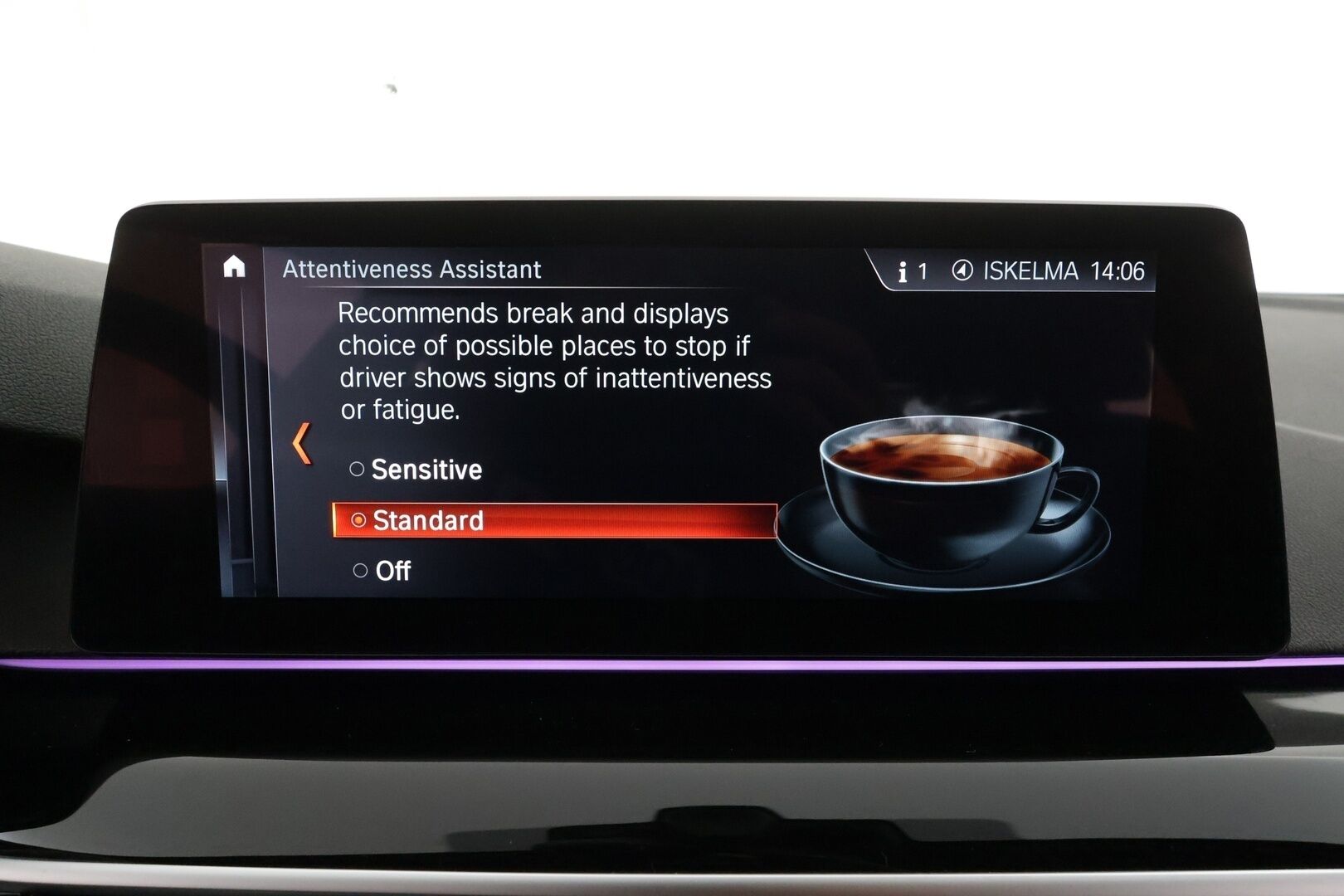 BMW 530 2017 G30 Sedan 530e A iPerformance M-Sport * HUD / Lasikattoluukku / Adapt.LED / ACC / H&K / 360° / Sportnahat Muistilla * - Kahdet renkaat / Merkkihuollettu! / *SUPER KAMOILLA*