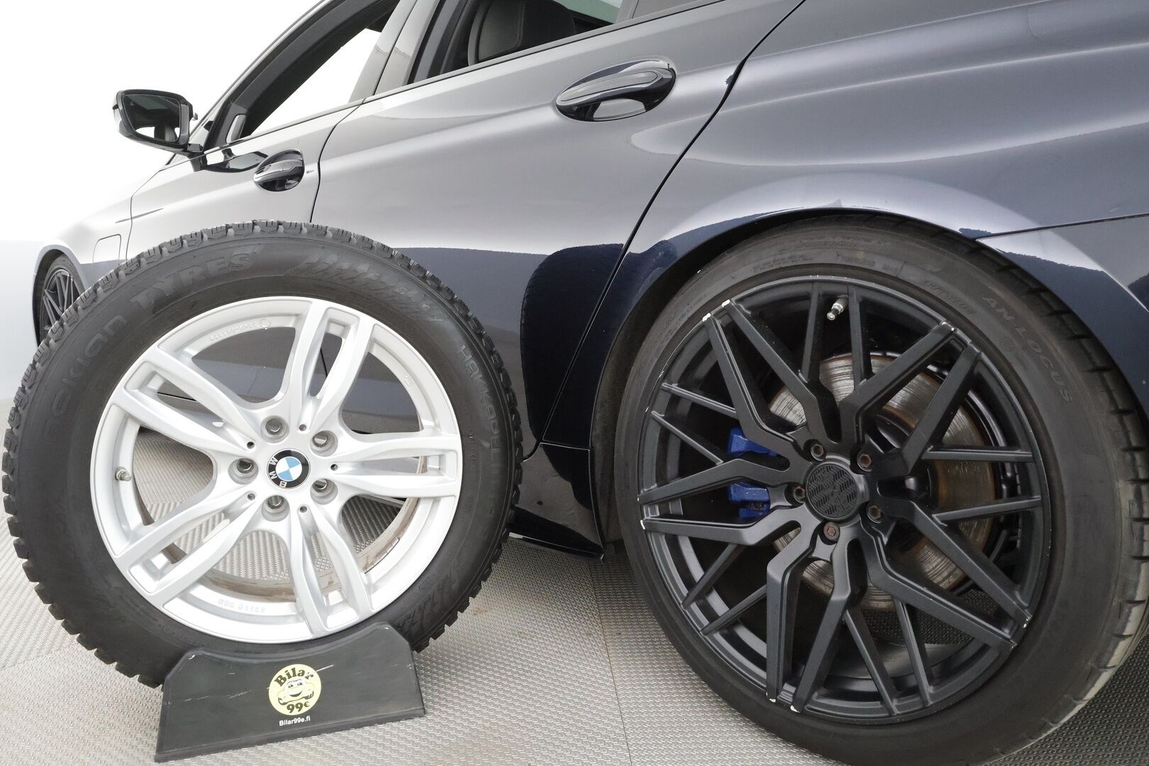 BMW 530 2017 G30 Sedan 530e A iPerformance M-Sport * HUD / Lasikattoluukku / Adapt.LED / ACC / H&K / 360° / Sportnahat Muistilla * - Kahdet renkaat / Merkkihuollettu! / *SUPER KAMOILLA*