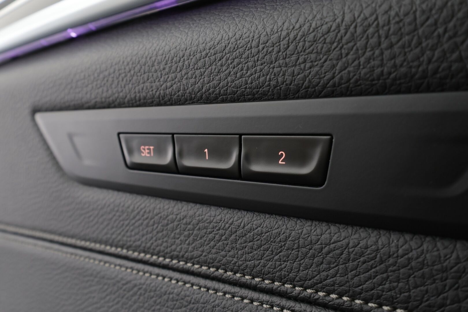 BMW 530 2017 G30 Sedan 530e A iPerformance M-Sport * HUD / Lasikattoluukku / Adapt.LED / ACC / H&K / 360° / Sportnahat Muistilla * - Kahdet renkaat / Merkkihuollettu! / *SUPER KAMOILLA*