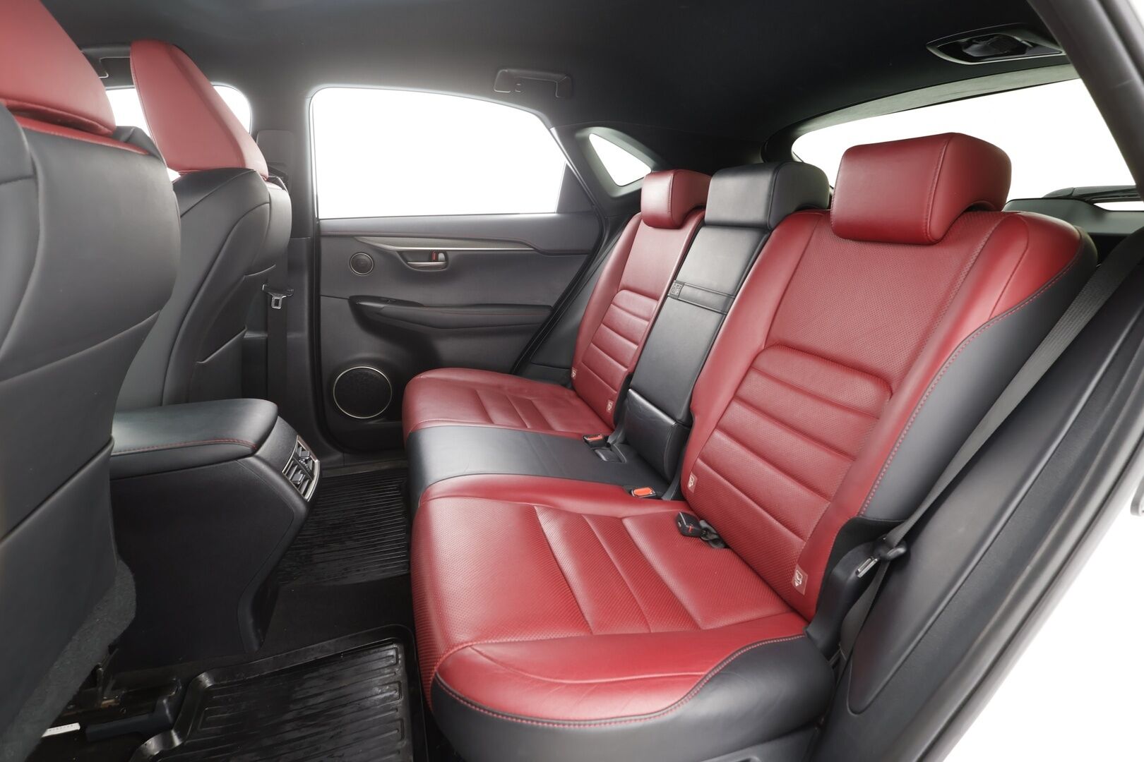Lexus NX 2015 300h Hybrid A AWD F Sport - | ACC | Sähkönahat | P.kamera | Koukku | Lohko + sisälämmitin | LED | Keyless | Lämm. sähkösäätöinen ratti | BT | 2x renkaat aluin | 