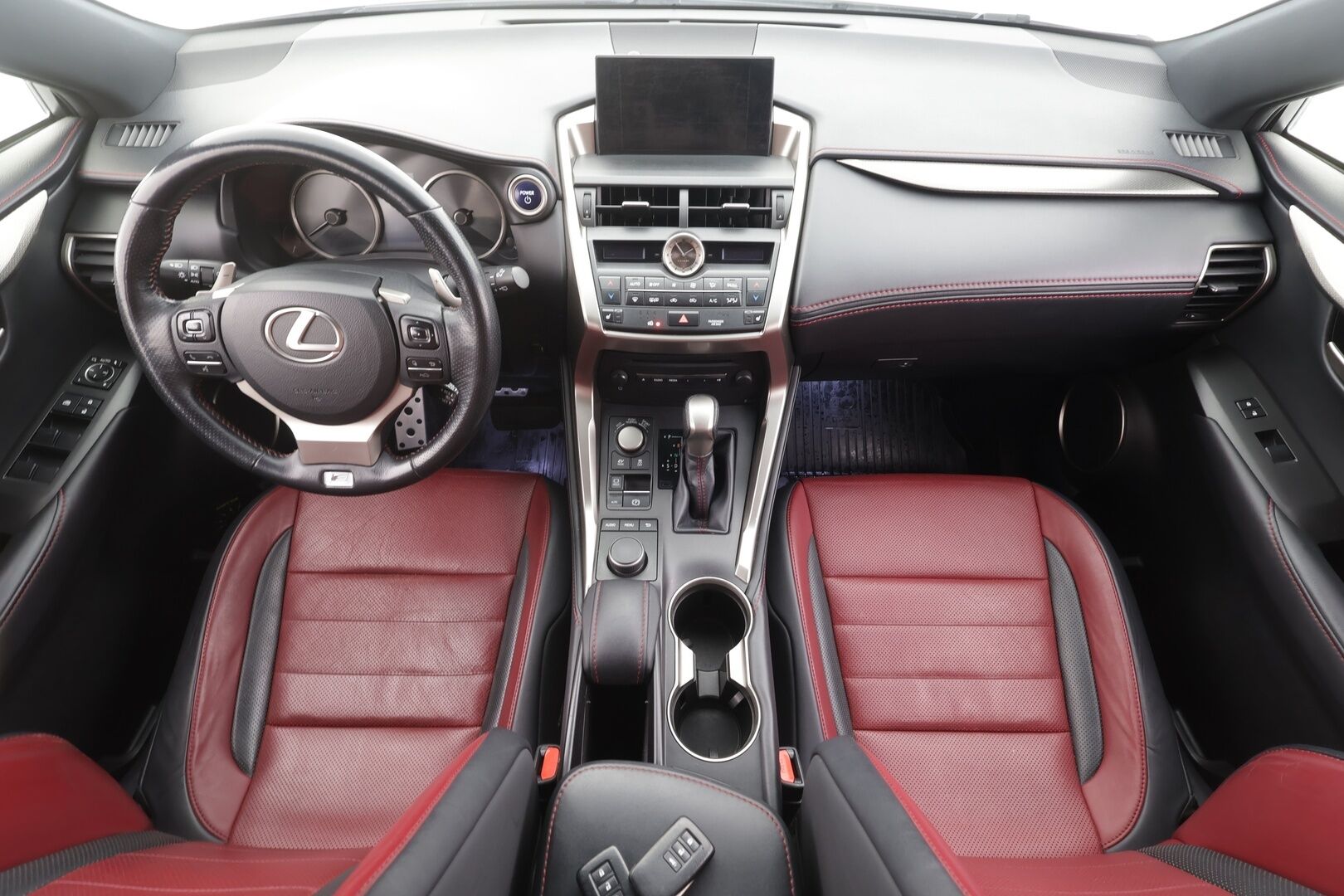 Lexus NX 2015 300h Hybrid A AWD F Sport - | ACC | Sähkönahat | P.kamera | Koukku | Lohko + sisälämmitin | LED | Keyless | Lämm. sähkösäätöinen ratti | BT | 2x renkaat aluin | 