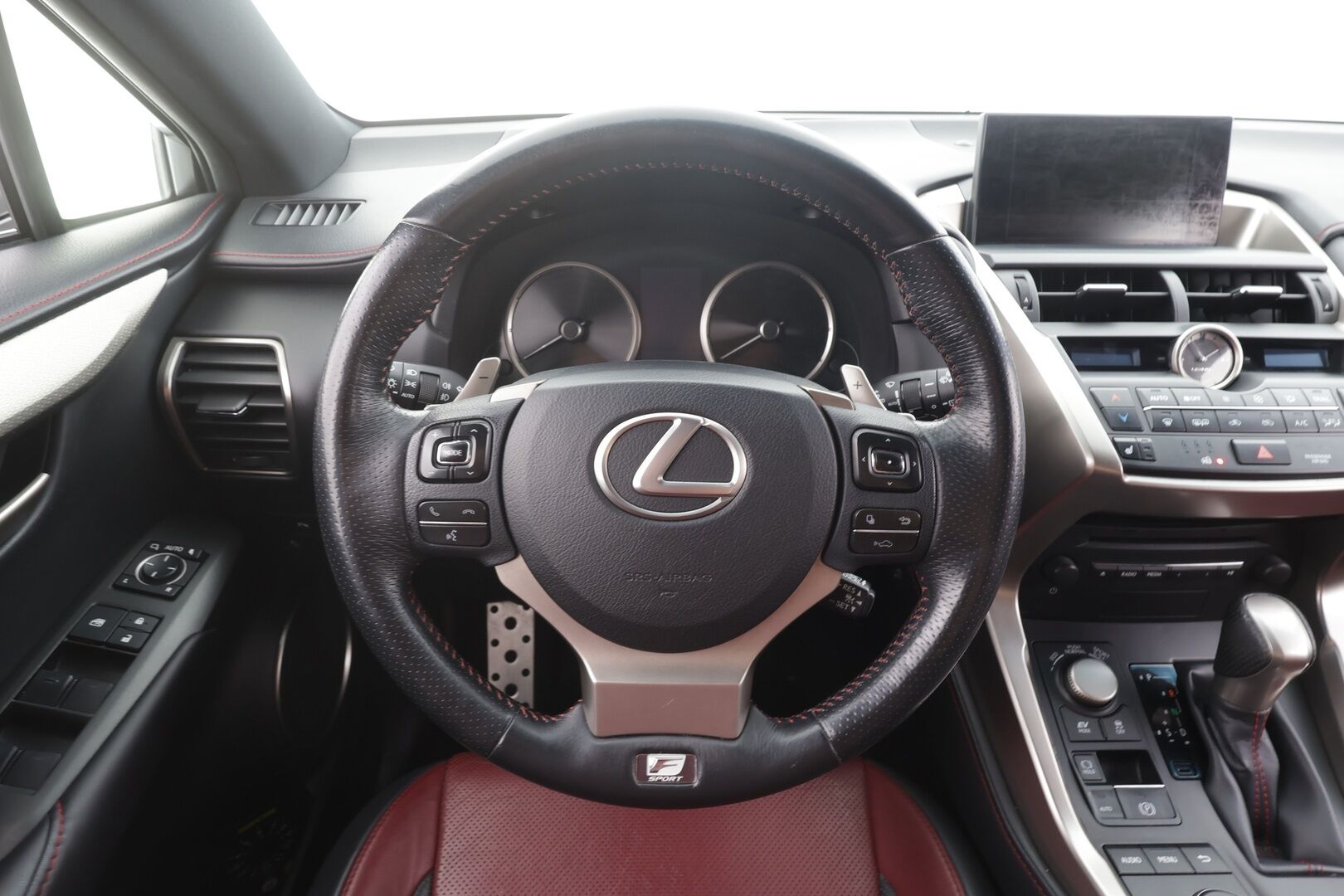 Lexus NX 2015 300h Hybrid A AWD F Sport - | ACC | Sähkönahat | P.kamera | Koukku | Lohko + sisälämmitin | LED | Keyless | Lämm. sähkösäätöinen ratti | BT | 2x renkaat aluin | 