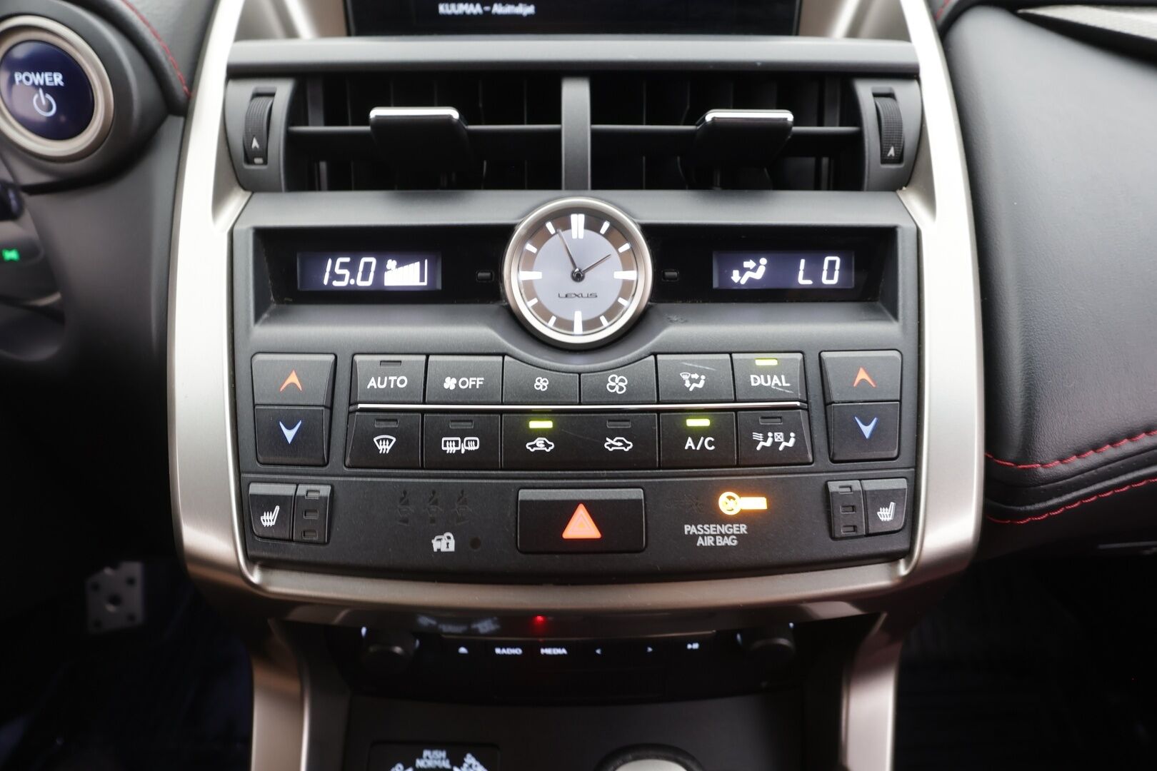 Lexus NX 2015 300h Hybrid A AWD F Sport - | ACC | Sähkönahat | P.kamera | Koukku | Lohko + sisälämmitin | LED | Keyless | Lämm. sähkösäätöinen ratti | BT | 2x renkaat aluin | 