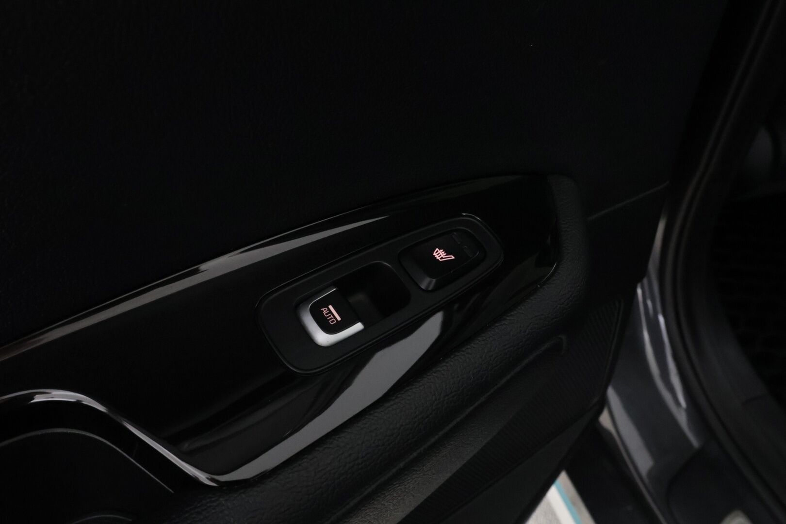 Kia Optima 2018 2,0 GDI PHEV Business Luxury SW A/T - | Panorama | Muistipenkki | Ilmastoidut etu-istuimet | ACC | BLIS | Navi | Harman & Kardon | Koukku | 360-kamera | Apple&Android | Keylessgo | 