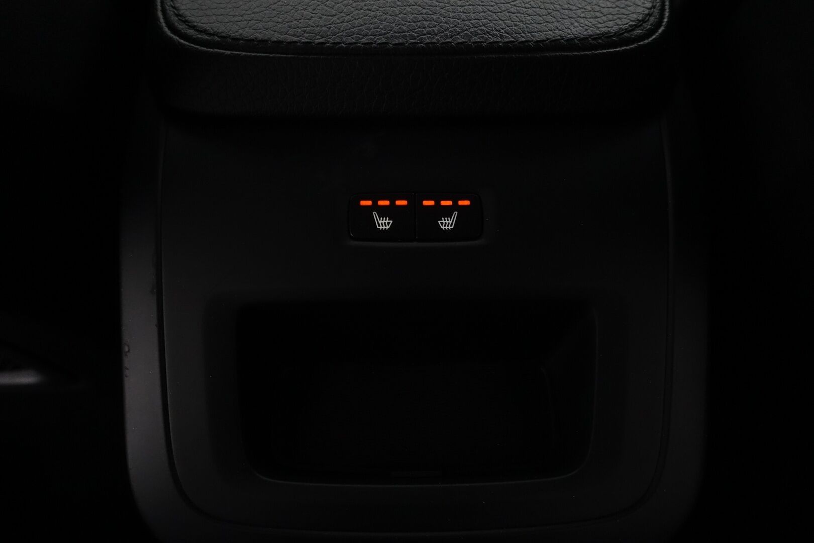 Volvo V90 2019 D4 AWD Momentum aut - | ACC | Webasto | Digimittaristo | Nahkasisusta | Vetokoukku | Pilot Assist | Keyless | Tutkat | LED | Ratinlämmitin | Comfort Istuimet | VOC | 2X Renkaat & Vanteet |